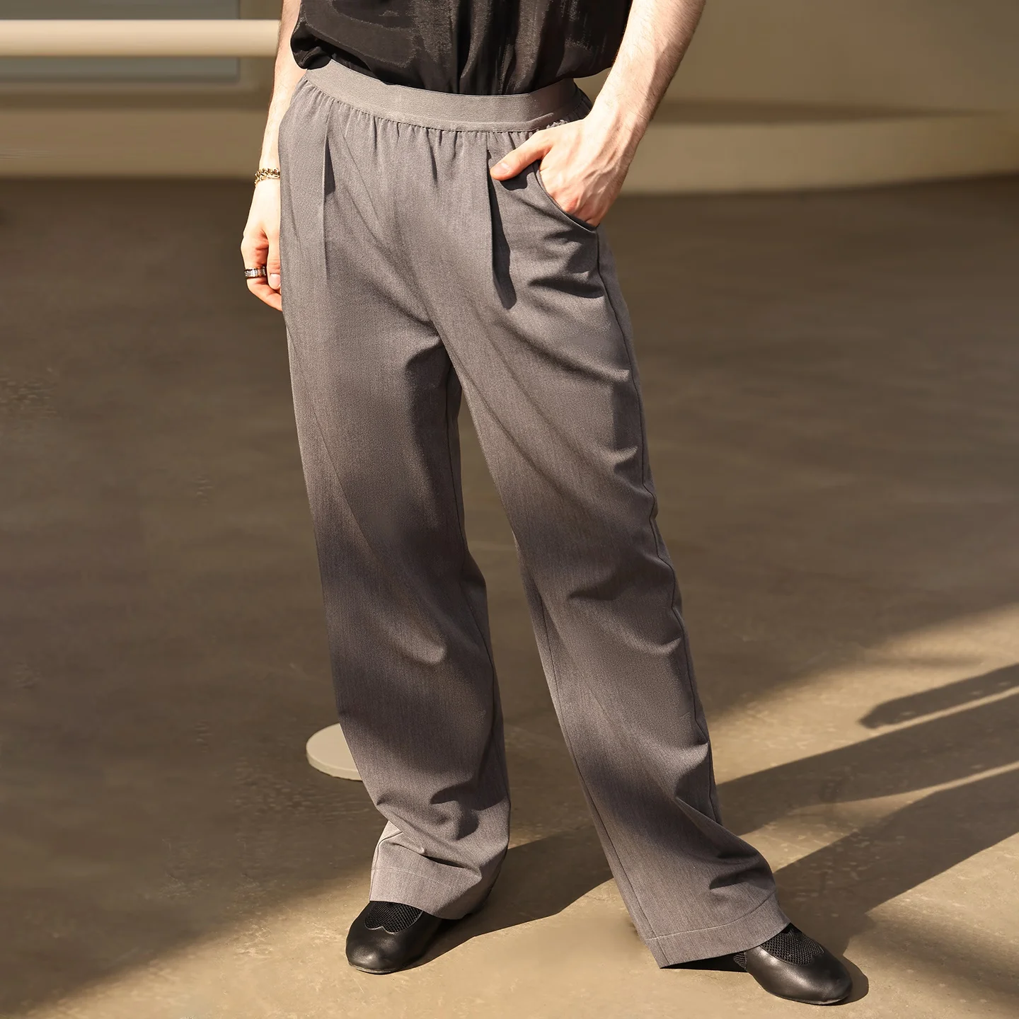 

Elastic Waist Latin Dance Pants Men Professional Dance Practice Clothes Loose Gray Latin Trousers Male Salsa Dancewear BL16646