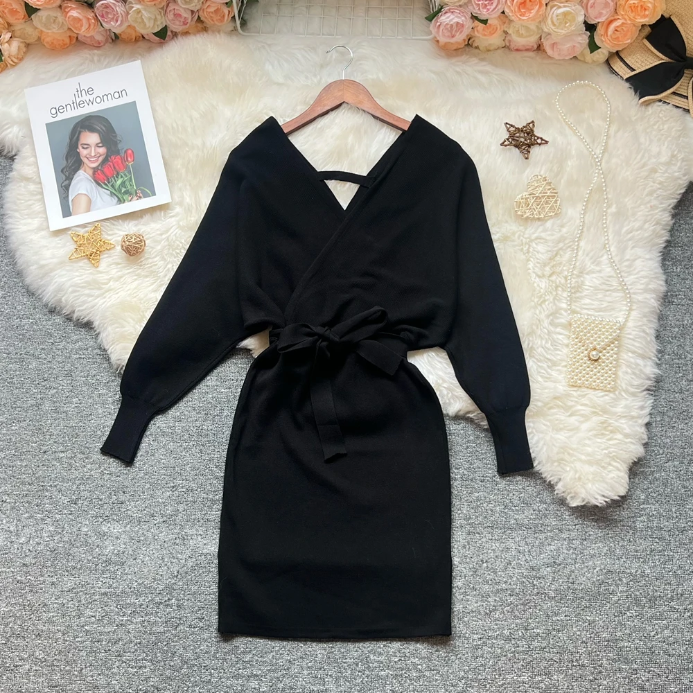 ชุดมินิเดรสไหมพรมรัดรูปทรงเข้ารูปสไตล์ชิคเซ็กซี่ ยูโอมูโอ คอลเลคชั่นใหม่ปี 2025 สไตล์ Y2K แขนทรงปีกค้างคาว ชุดเดรสไหมพรมรัดรูปสำหรับงานปาร์ตี้