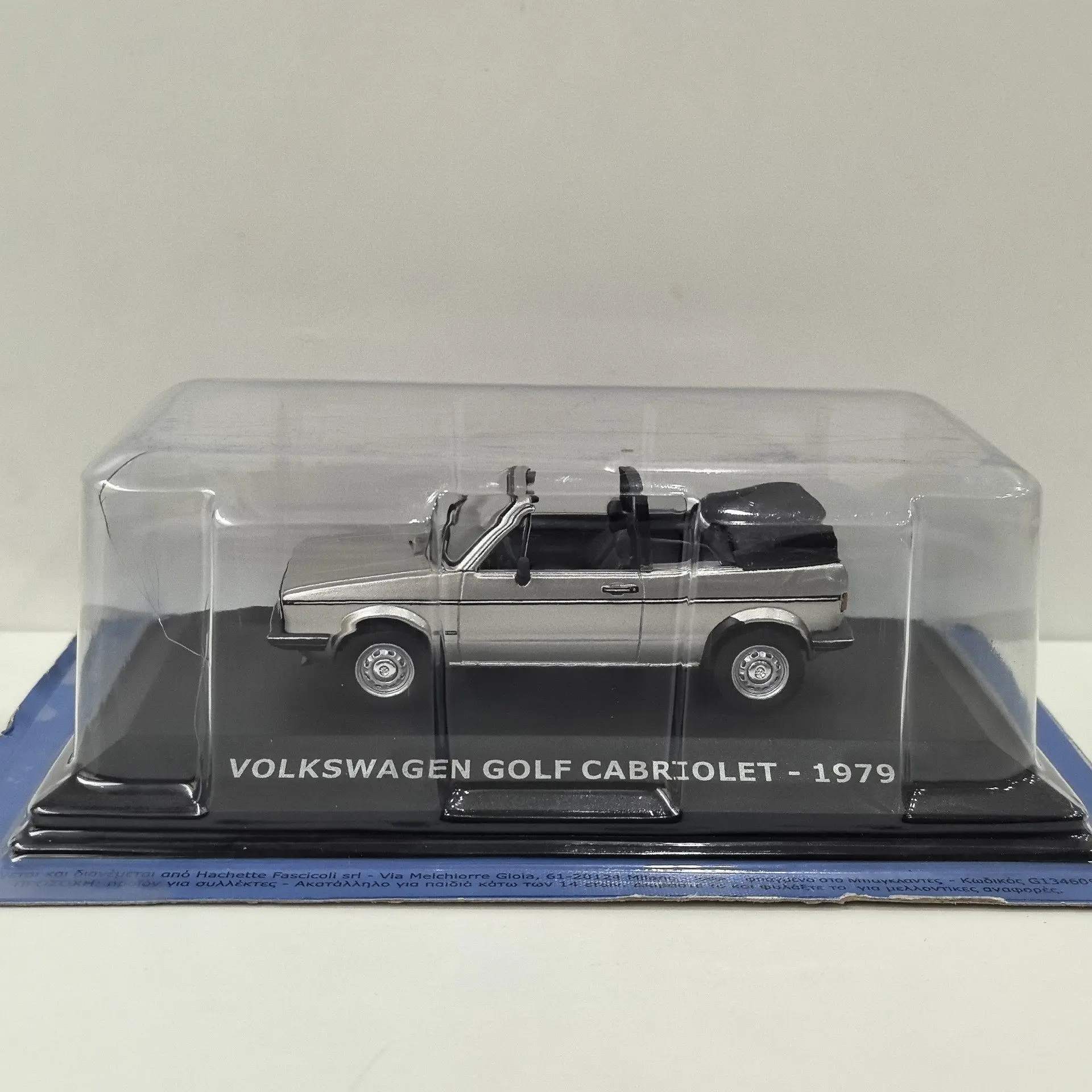 

Масштабная модель автомобиля IXO 1/43 VW CABRIOLET 1979 23 из литого металла