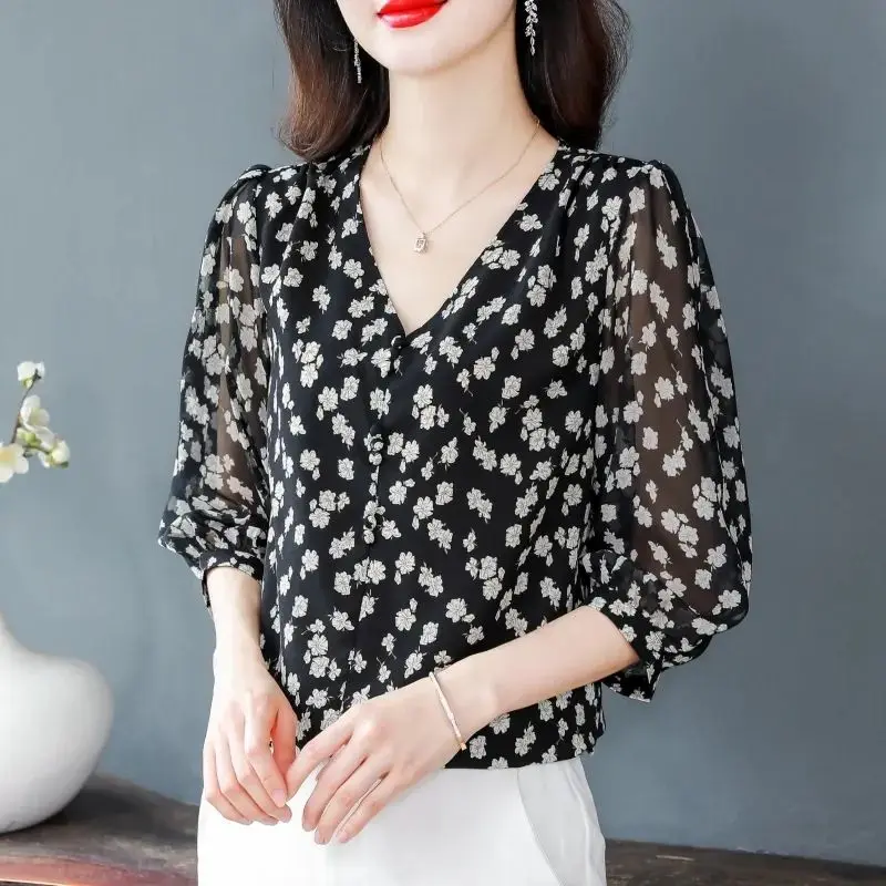 Prairie Chic Chiffon T-Shirt Women\'s Summer Fragmented Flowers Printed Three Quarter Sleeve Black Versatile Loose Pullover Tops