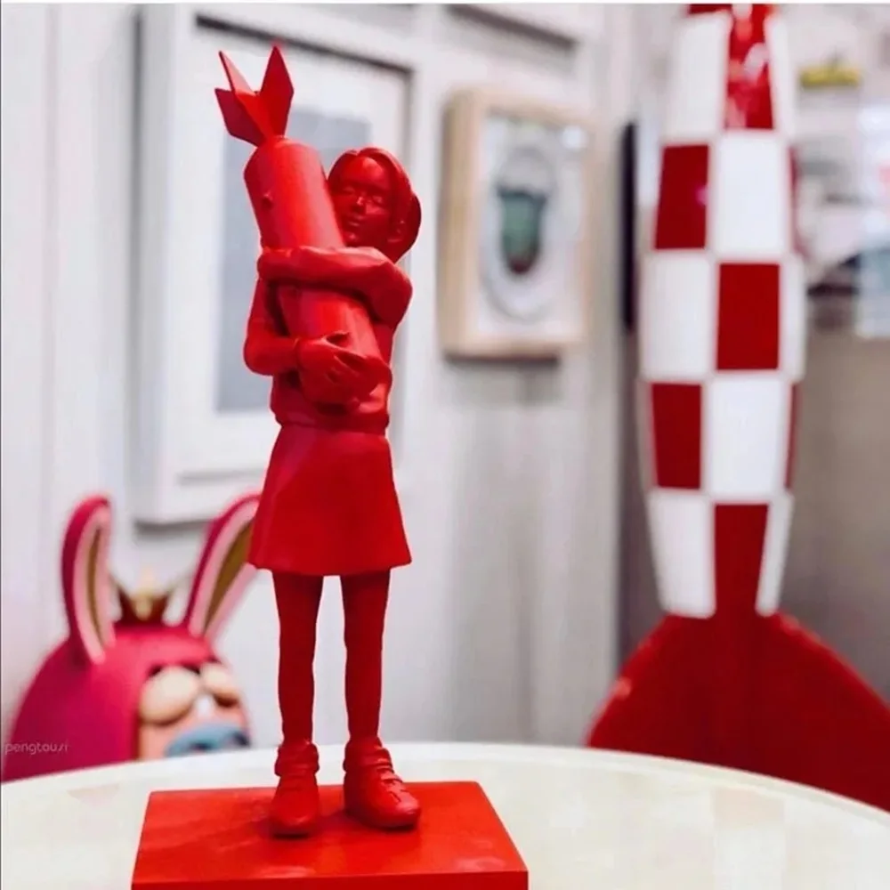 

25cm Banksy Bomb Girl Bomb Hugger Statue Hugging Peace Bomb Girl Street Art Resin Sculpture Ornament Home Office Decor