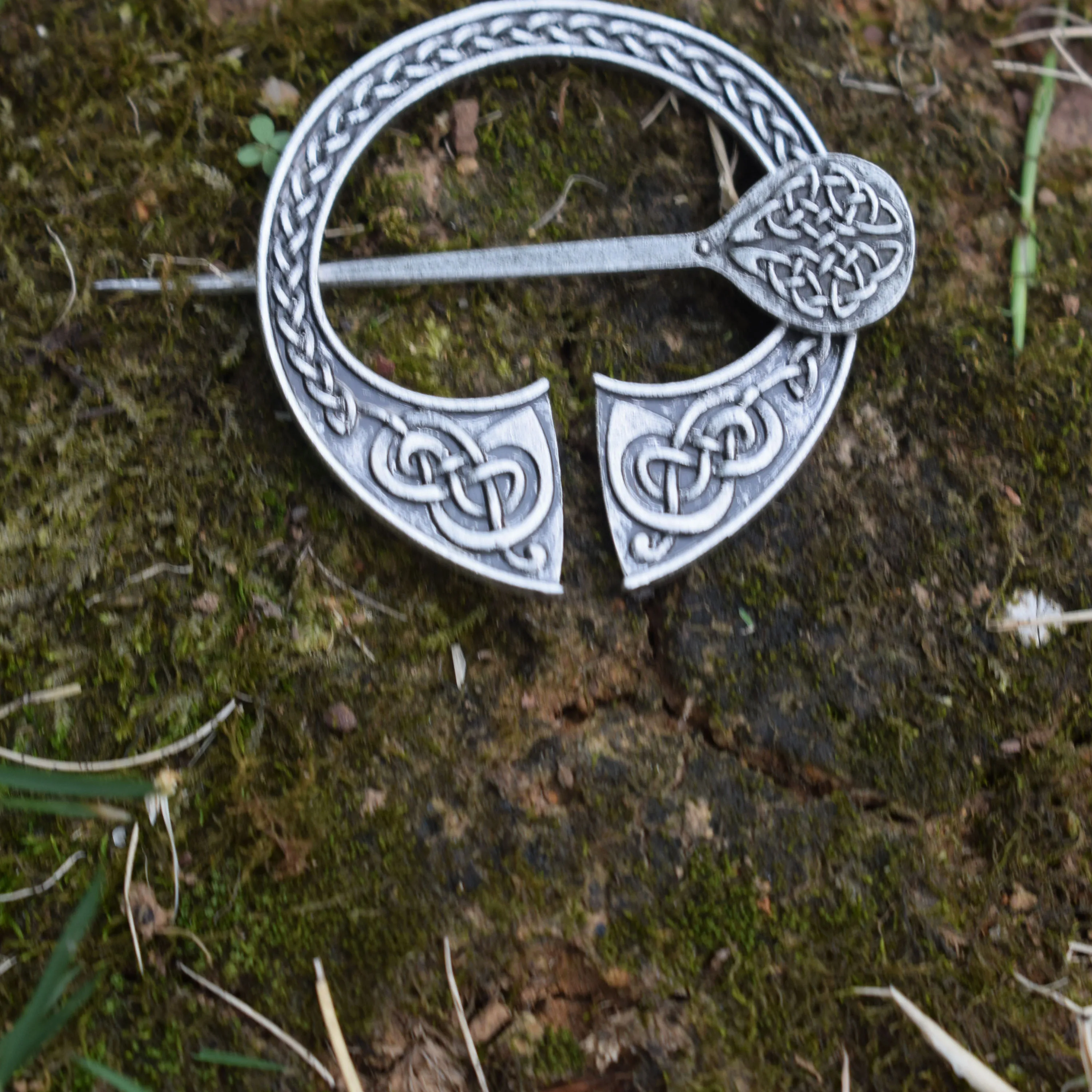 1PCS Vintage Personalized Viking Celtic Knot Breast Pin Men and Women Cloak Pin Emblem Viking  brooch Jewelry