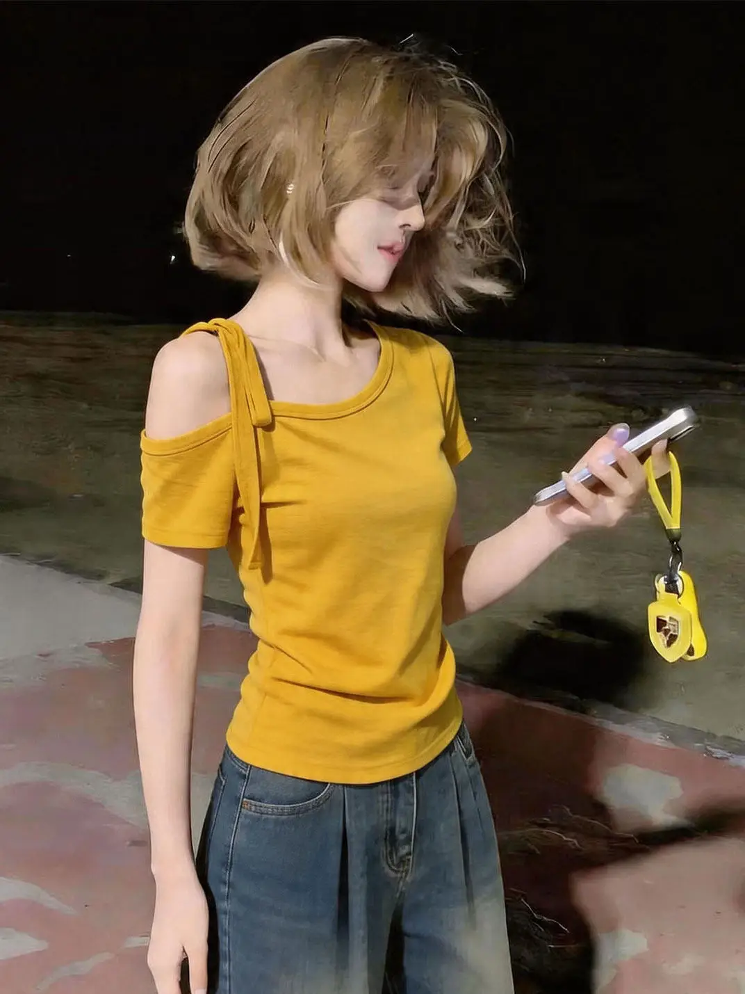 Stylish Yellow Off-Shoulder T-Shirt with Belt Summer Beautiful Slimming Women's Top Breathable Casual Fashion round Neck Shor...