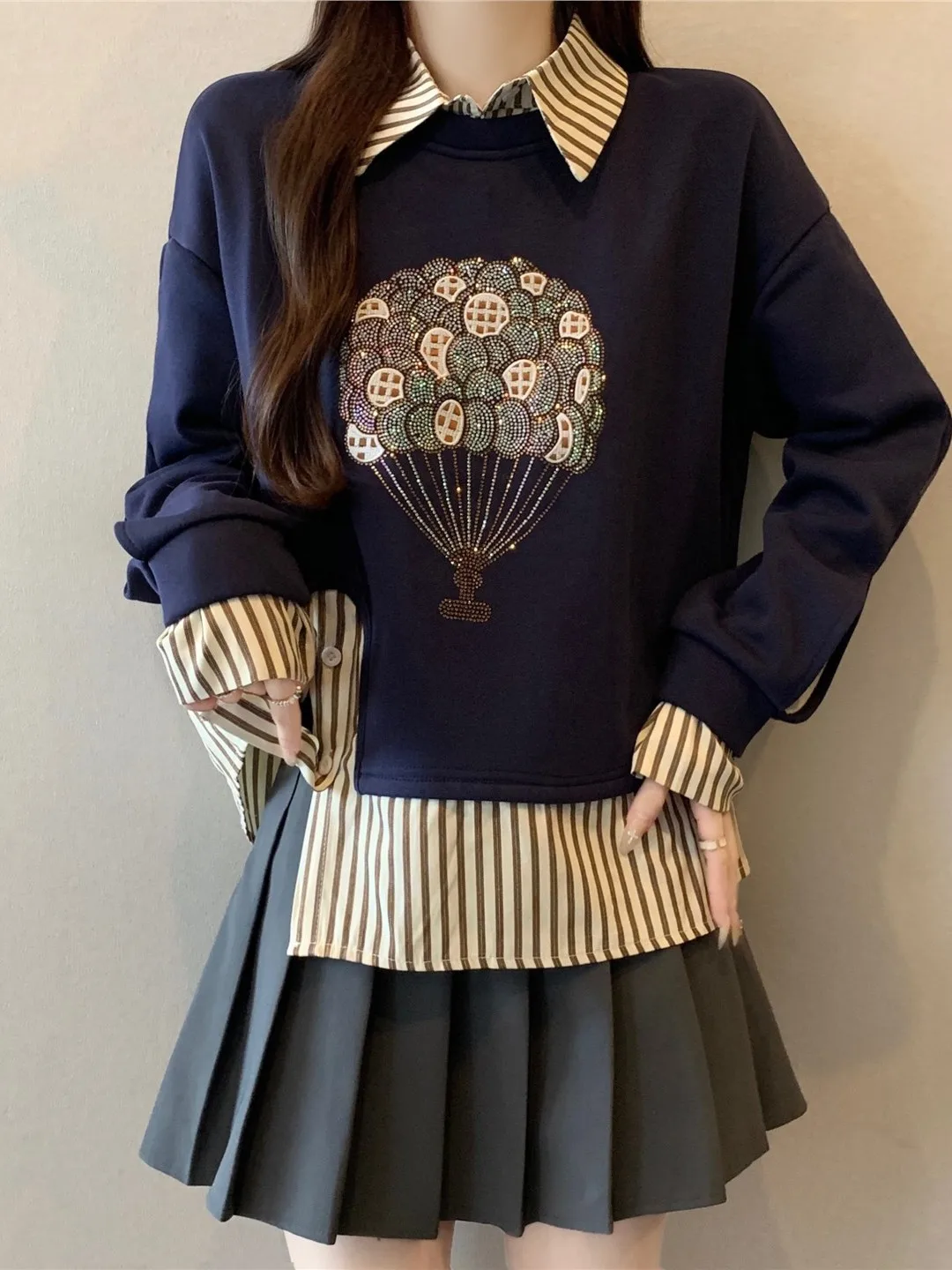 

Синий свитшот с длинными рукавами для женщин, весенний, больших размеров, имитация двухслойности, модный топ с блестящим алмазным дизайном