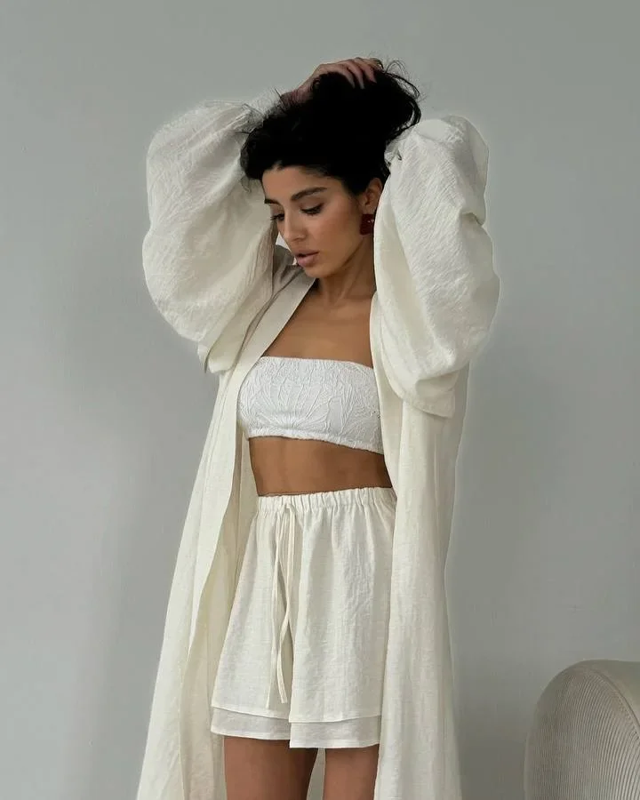 ชุดเซ็ตสองชิ้น เสื้อคลุมแขนทรงโคมไฟแฟชั่น + กางเกงขาสั้นทรงกว้าง ชุดลำลอง เสื้อคลุมแขนยาวทรงโคมไฟสุดหรู