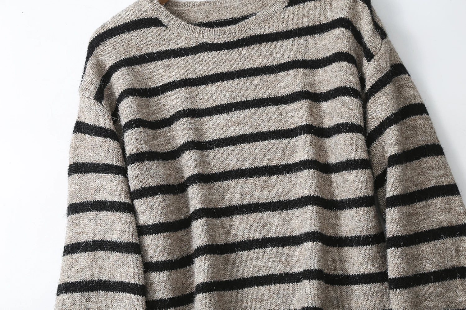 Ethereal MD 2024 new style of Women\'s casual lazy soft waxy striped crew-neck sweater sweater
