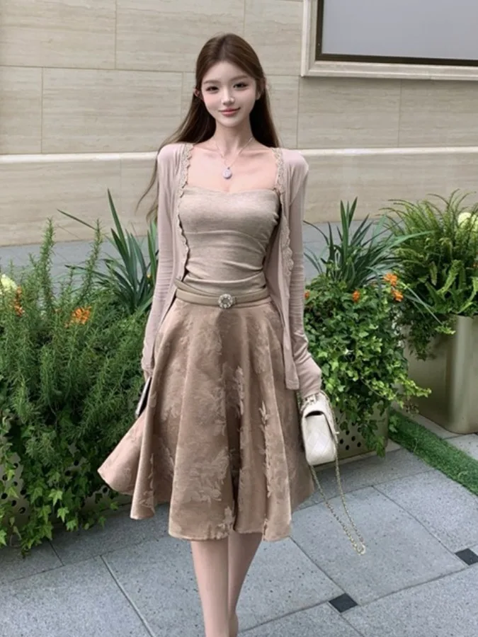 

Summer New Arrival Women's Fashion Set High Waist Lace Long Sleeve V-Neck Sunscreen Cardigan Top Half Skirt Three-Piece Set