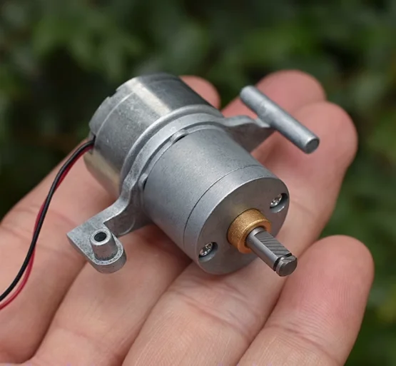 

1pcs Silent all-metal gear reduction motor DC5V-6V 300 motor precious metal brush