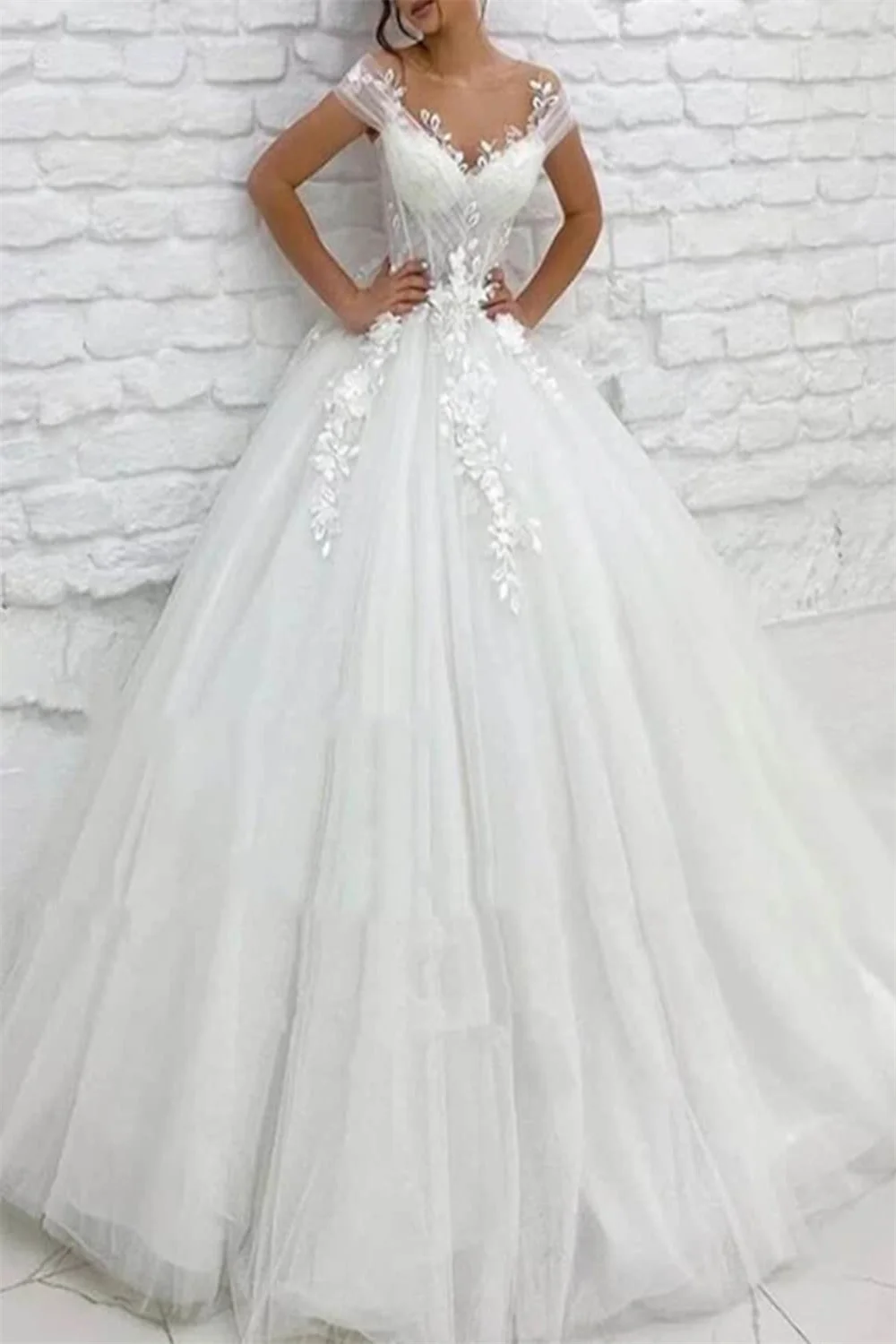 

Church Princess Wedding Dresses Chapel Train Formal Short Sleeve V Neck Lace With Appliques Bridal Gowns Wedding Gown For Bride