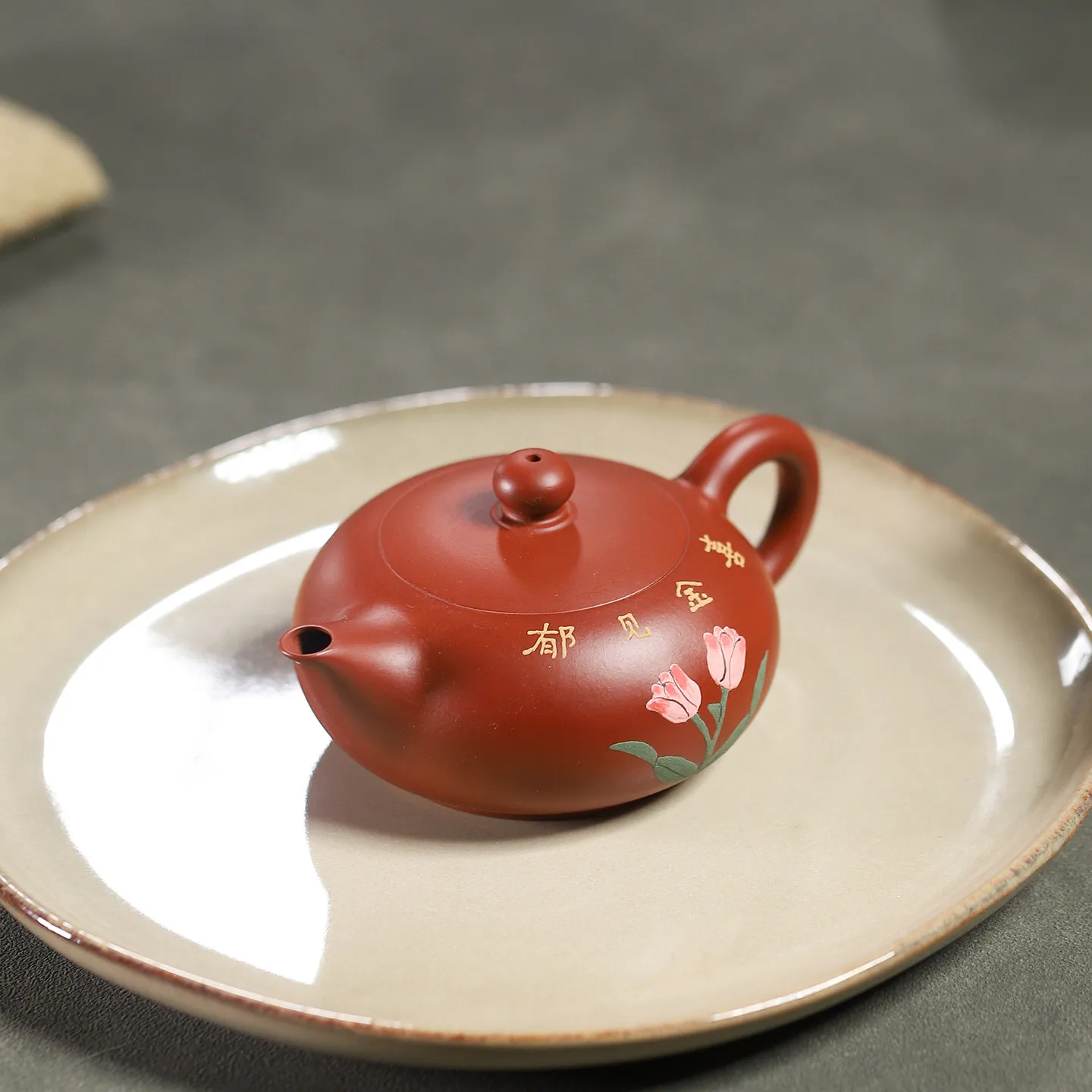 Handmade Red Clay Zisha Teapot 130ml Feng Chu Shape Small Pot for Brewing and Oolong Brewing and Tea Table Displays