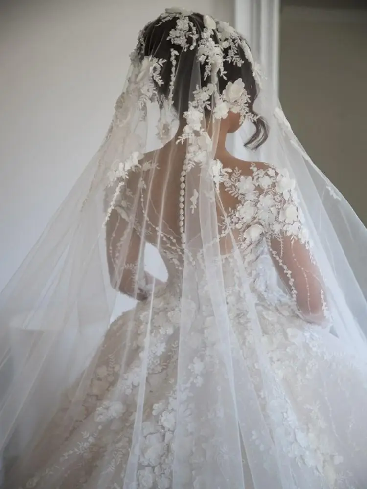Su Zhu Abiti da sposa applicati in pizzo di lusso Abiti da sposa Fiori 3D Abiti da sposa a maniche lunghe in rilievo Abiti da sposa 2023