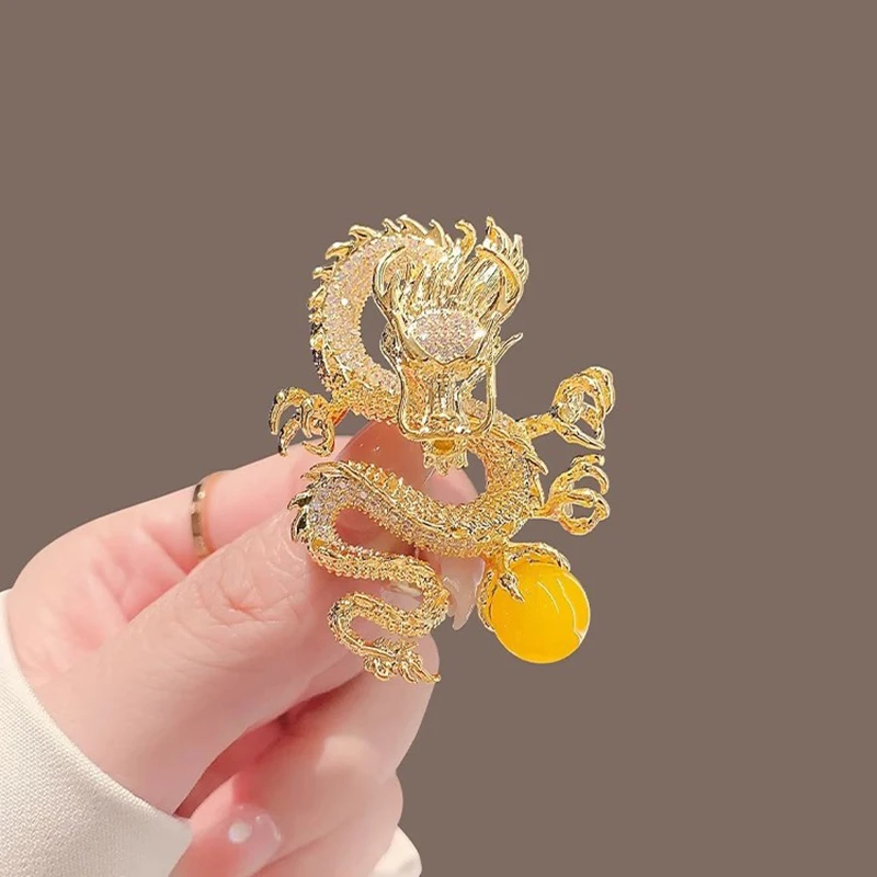 

Golden Domineering Flying Dragon Playing Pearl Brooch Men's And Women's High-end Fashion Pin Temperament Pearl Pin