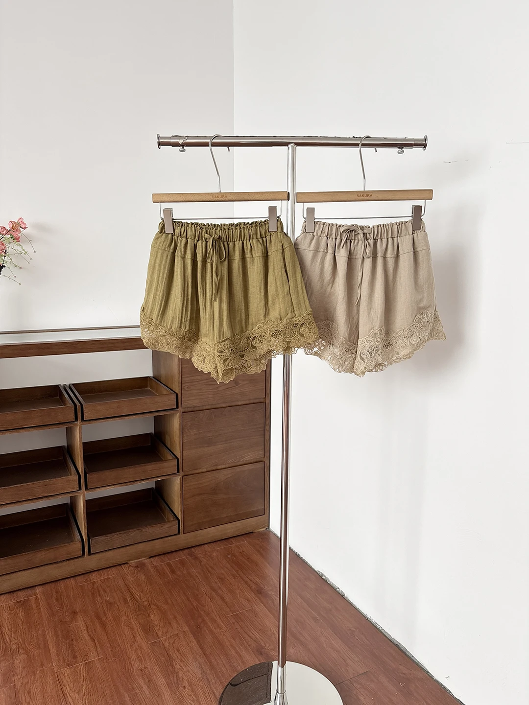 White Lace Trim Linen Shorts Women's Summer New Small Size Outdoor Wear Thin Lyocell Wide Leg Pants High Waist Pure Color