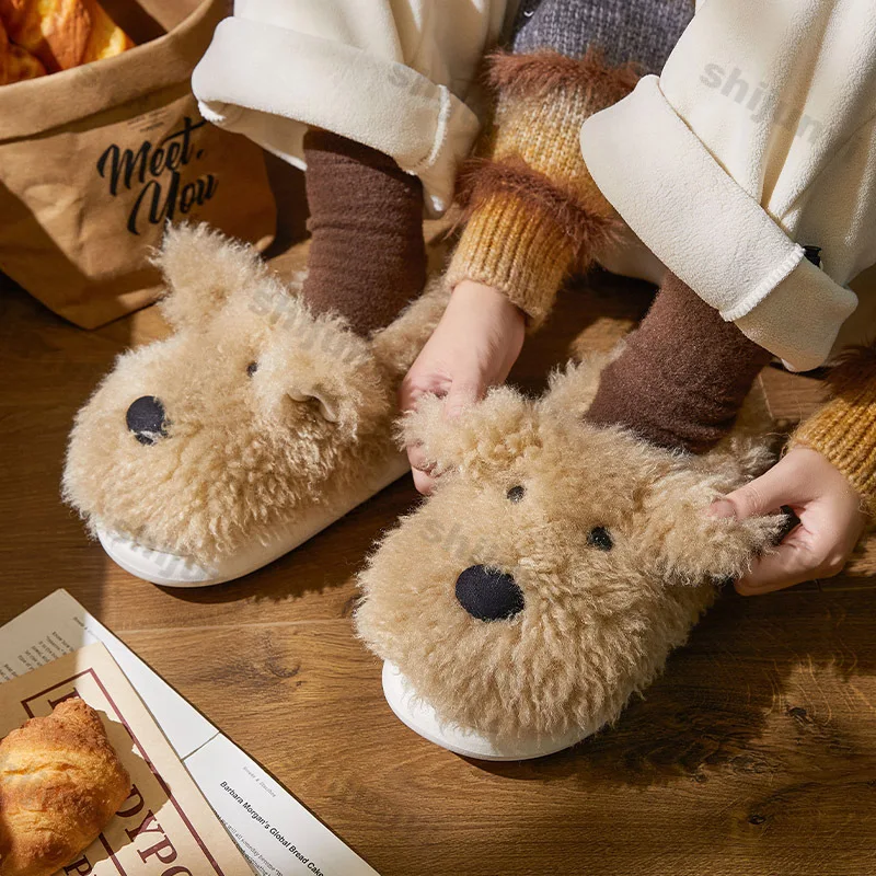 Pantofole da coppia in peluche autunno inverno 2025 Scarpe da casa in cotone da donna di nuova moda per cani da cartone animato Scarpe da pavimento da uomo calde per interni