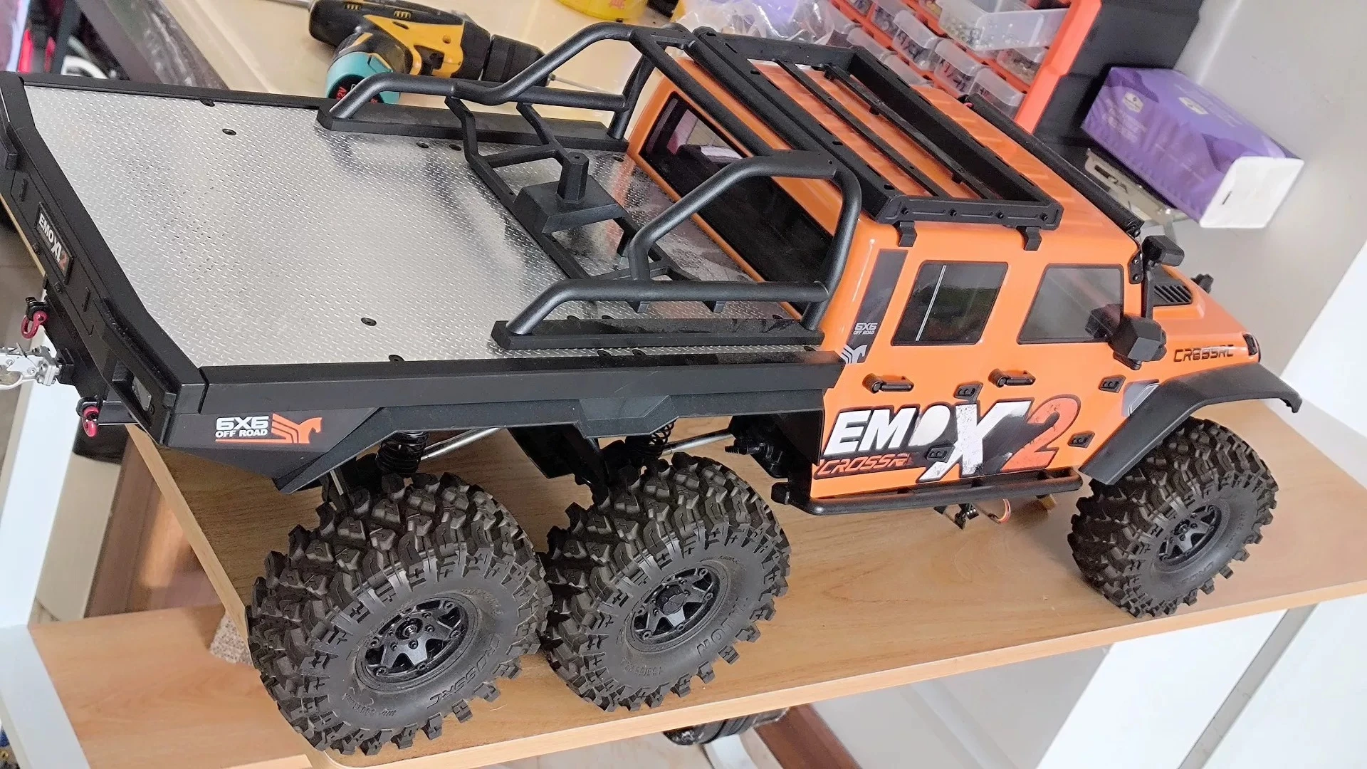 For CROSSRC EMO XL2 Big Mustang 1/8 RC Crawler Cargo Bed Lift Kit 15mm Adjustable Height No Modification Bolt-On Removable 3D