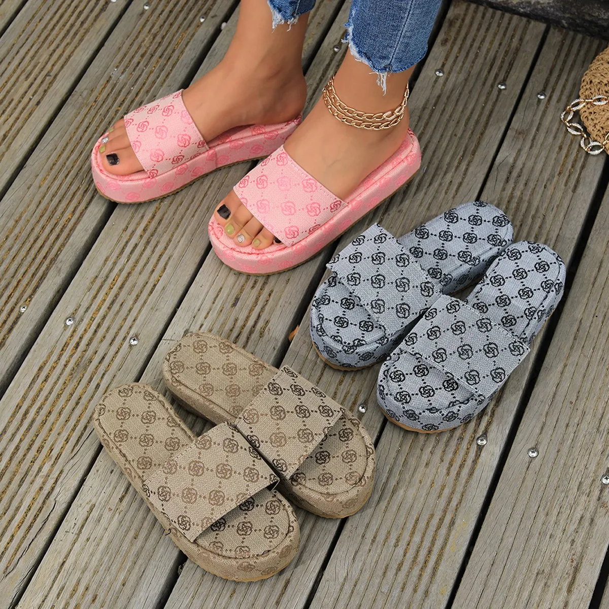 2024 New Hot Summer Fashion Women's Slippers Women's Sandals Thick Sole Large Woman Slippers Banquet Party Beach Fashion Sandals image 5