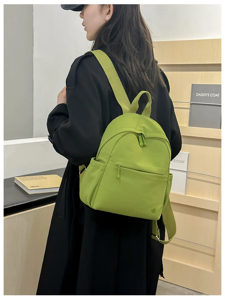 Stilvoller, minimalistischer Rucksack für Damen, leichte Reisetasche mit Telefonschlüsselaufbewahrung, kleiner, schicker Rucksack – Detail 20
