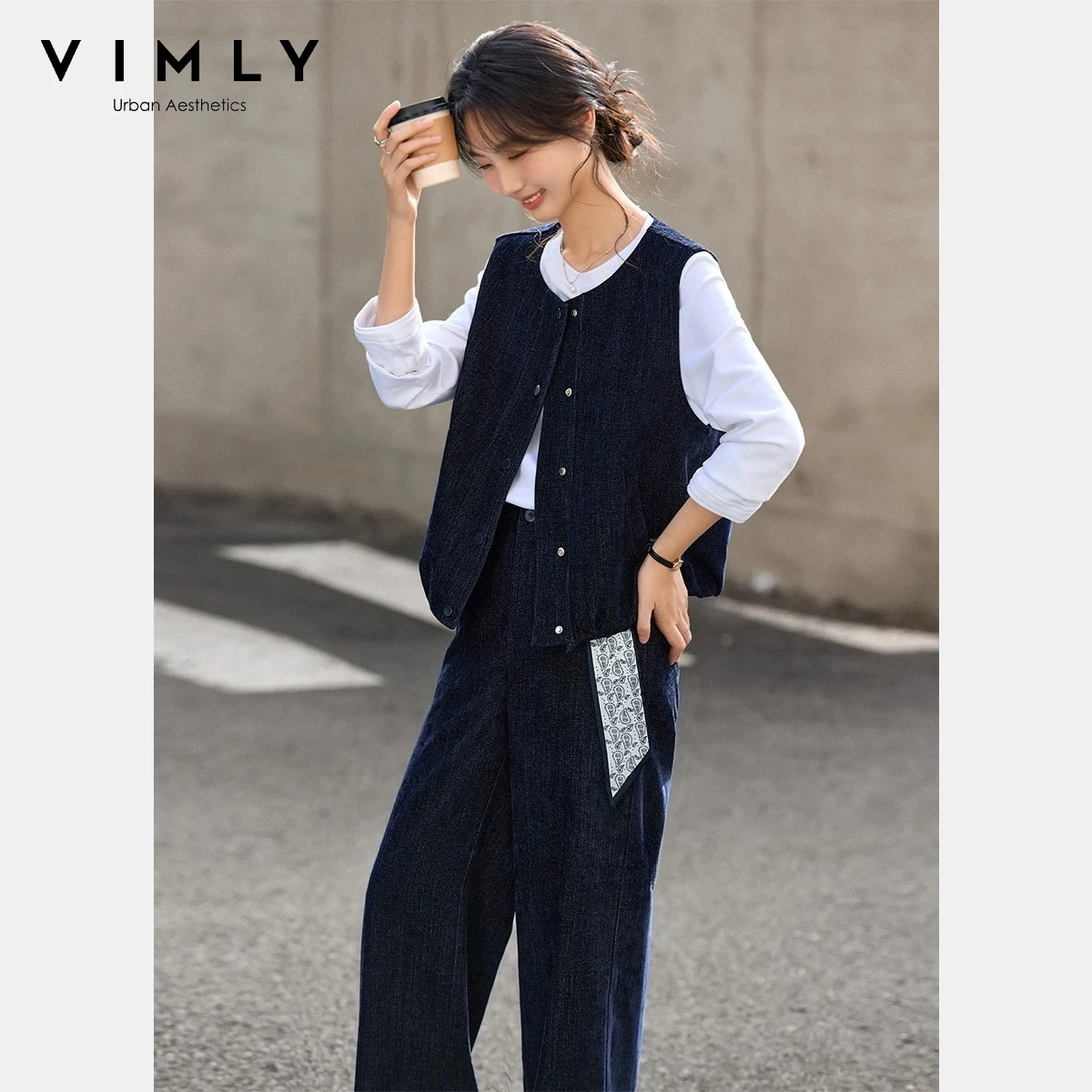 

Женский офисный костюм VIMLY: комплект из двух предметов (жилет и брюки) темно-синего цвета, весна-осень 2026, с бархатистой текстурой, модель A3566