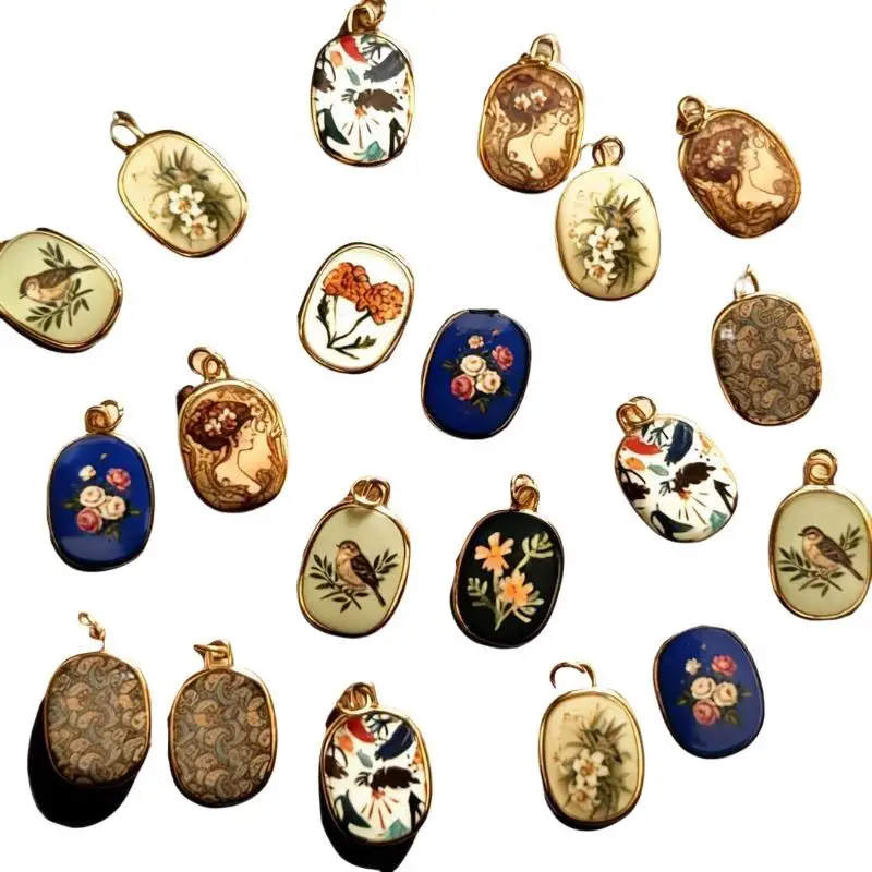 Vintage-Anhänger in Goldoptik, oval, mit Emaille, handbemalt, verschiedene Designs für die Herstellung von Schmuck, Halsketten, Armbändern und Geschenken. – Detail 6