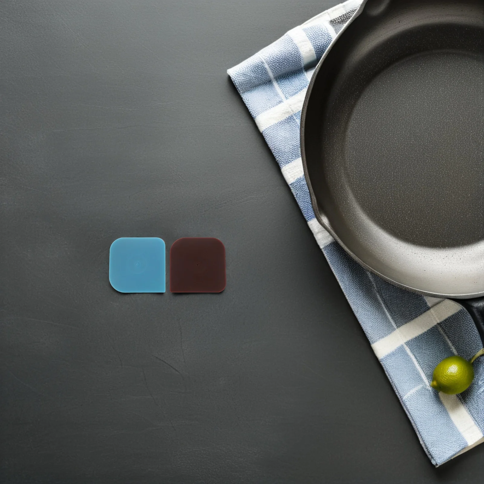 

4Pcs Ergonomic Design Cast Iron Scrubber Non-Scratch Pot Scraper Kitchen Gadget Cookware Cleaners Cast Iron Cleaner Scrubber