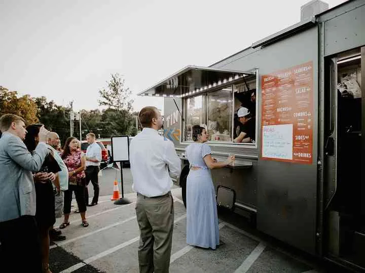Caminhão de comida personalizado com cozinha completa Caminhão de comida móvel para venda Carrinho de sorvete retrô para camping