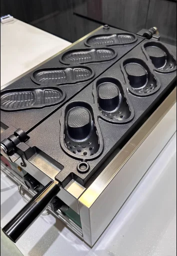 靴型ワッフルメーカー、ノンスティックプレート付き、ステンレス製家庭用ペストリーベーカー、DIYパンケーキ作りに