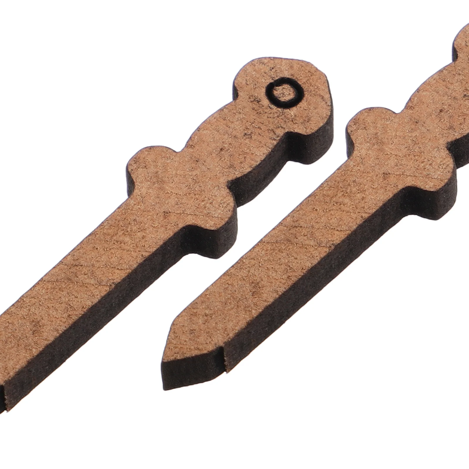 Pendentifs sculptés en bois de pêche, 50 pièces, accessoires artisanaux de bricolage, porte-clés épée créative, breloques de sac, ornements suspendus rustiques