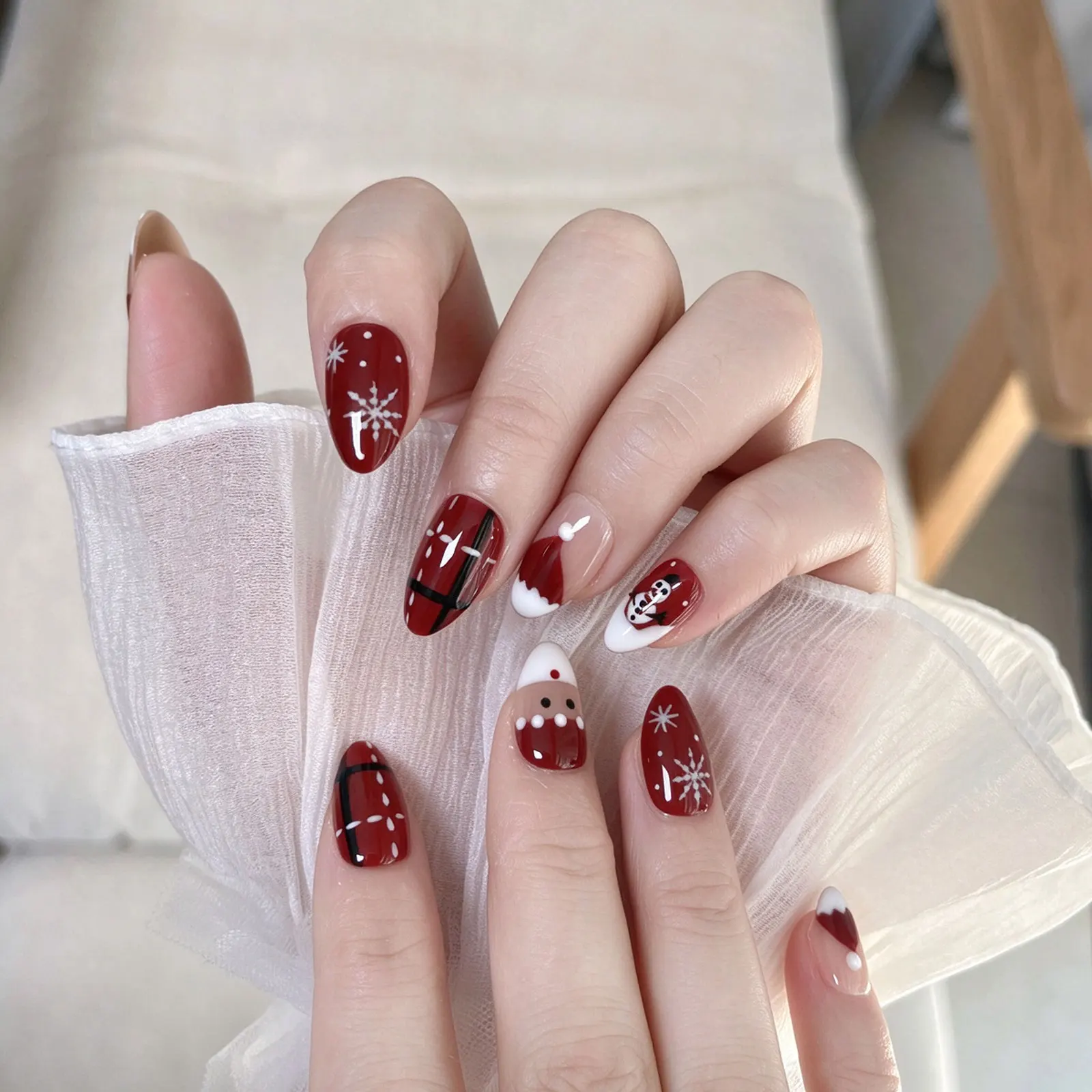 Handmade Christmas Press On Nails, Red Santa Claus Snowflake Nail Art, 10-Piece Reusable False Nails Set, Holiday Gift for Women