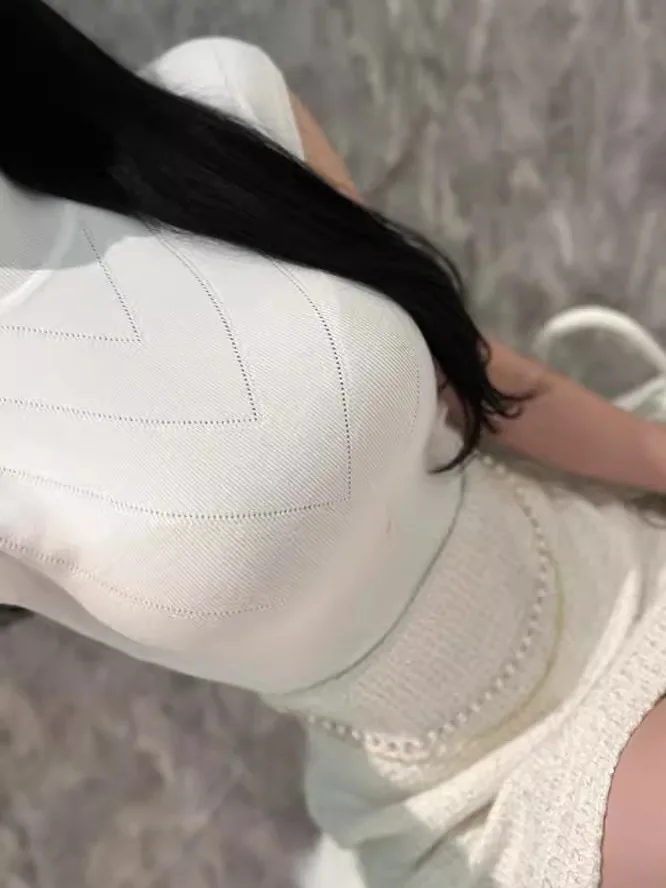 

Sexy Simple Knitted Sweater Women's Top ow Chest High-End Feeling Dongda Gate New Arrival Zilihua Commute Sle Slim Fit Pu...