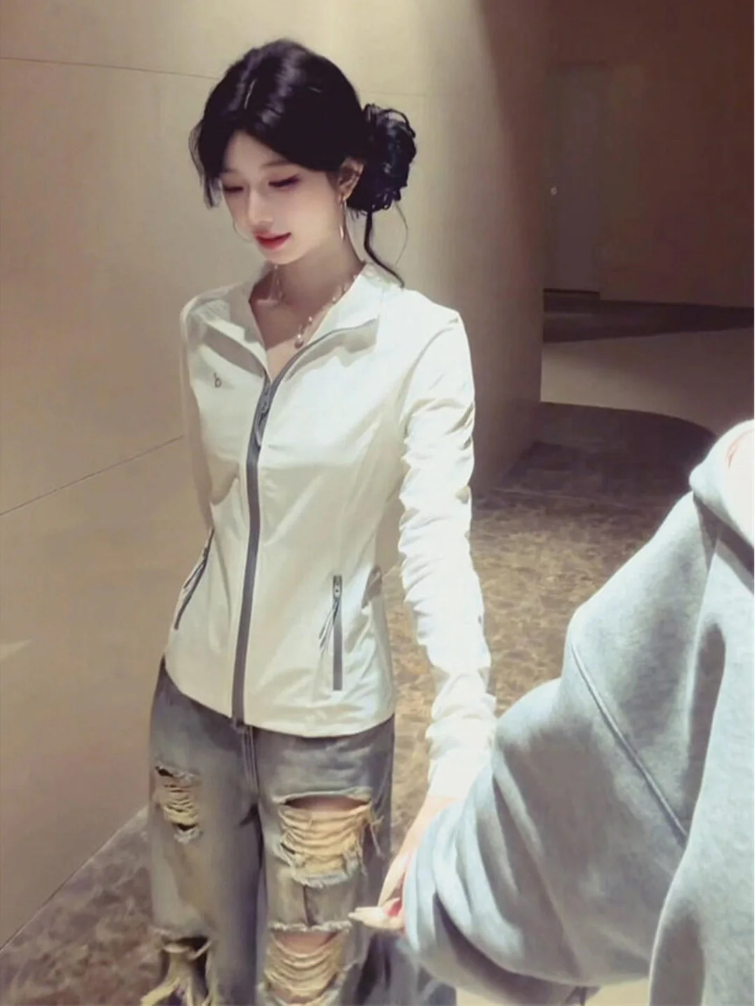Retro Korean White Zipper Open Cardigan Sun Protection Light Cool Fitting Sports Yoga Jacket Women Summer Thin Cool Feeling