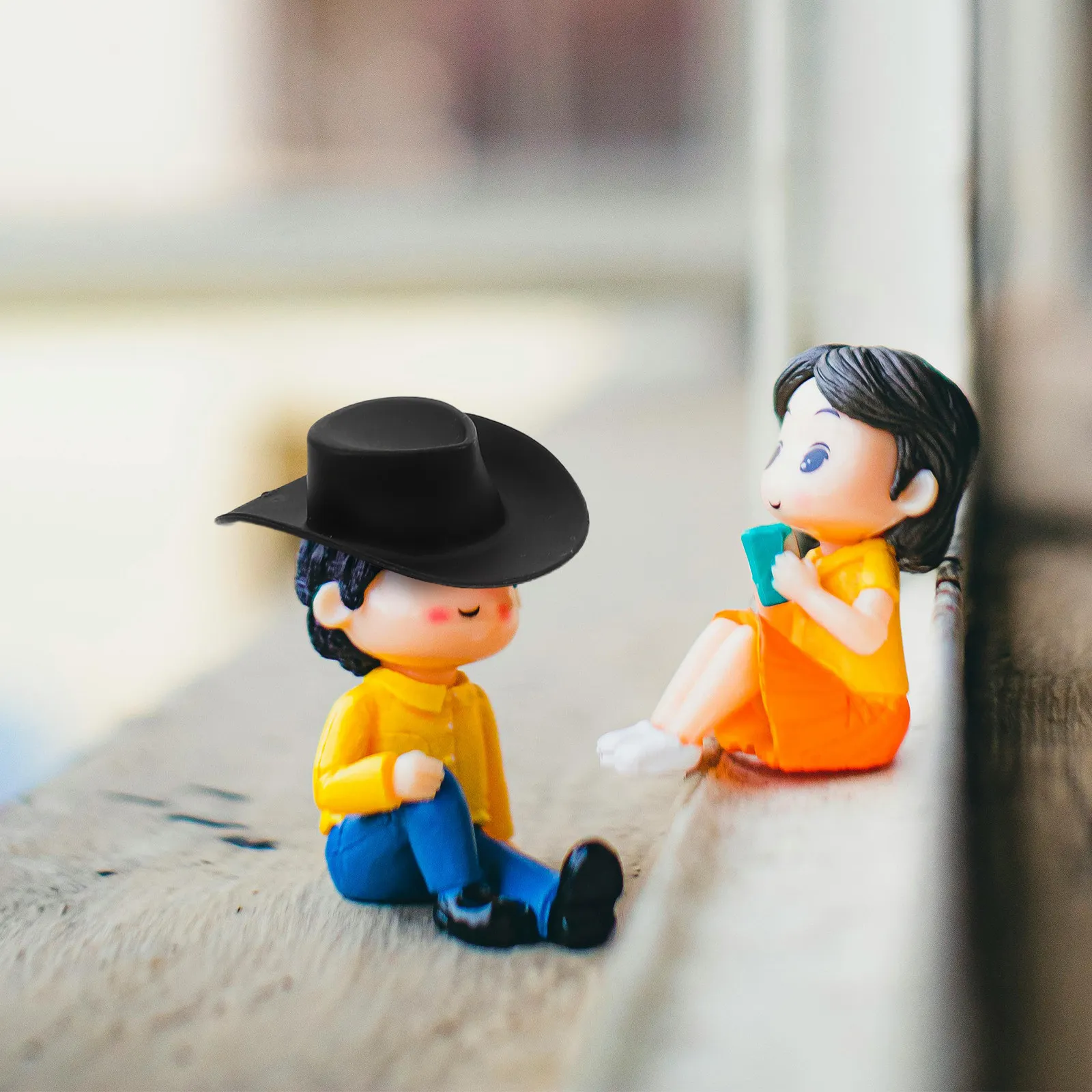 40Pcs Mini Western Cowboy Hats Plastic Caps for Cute Cowgirl Miniature Party Hats Dollhouse Decoration Miniature Hat