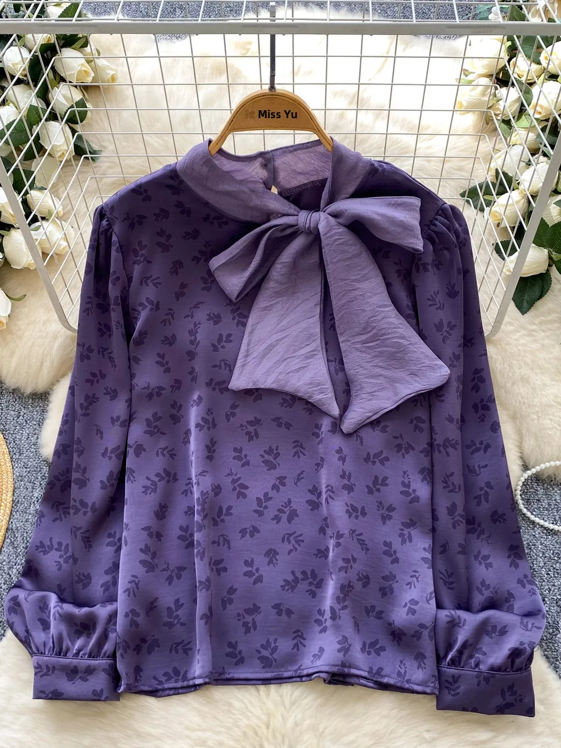 Ele Silk Satin Irt mit Fliege Long Sve Blumenstickerei Damen Faionable Base Layer Top für den Herbst-Pendeln