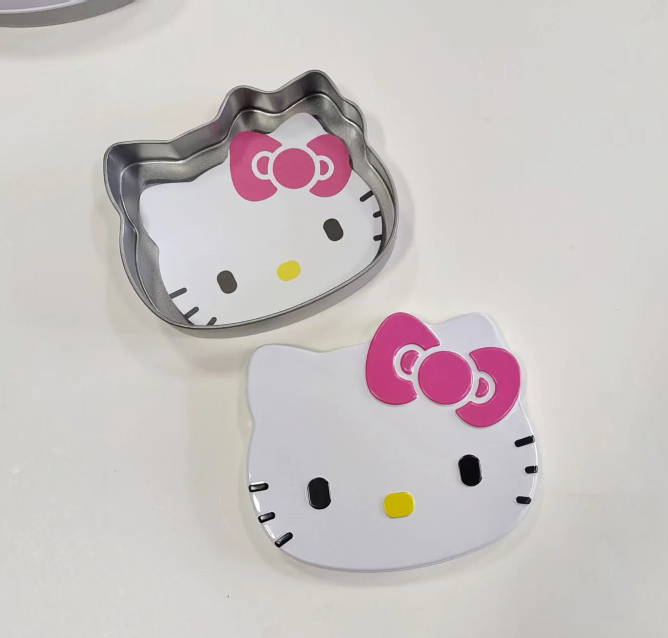 Sanrio Hello Kitty Tinplate Metal Storage Box Kt Cat Metal Candy Card Organizer Box with Note Book Stickers Note Box Gifts