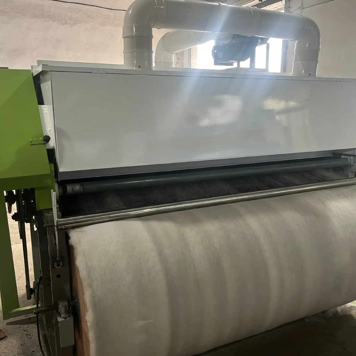 Wool carding machine, suitable for wool carding cotton carding machine