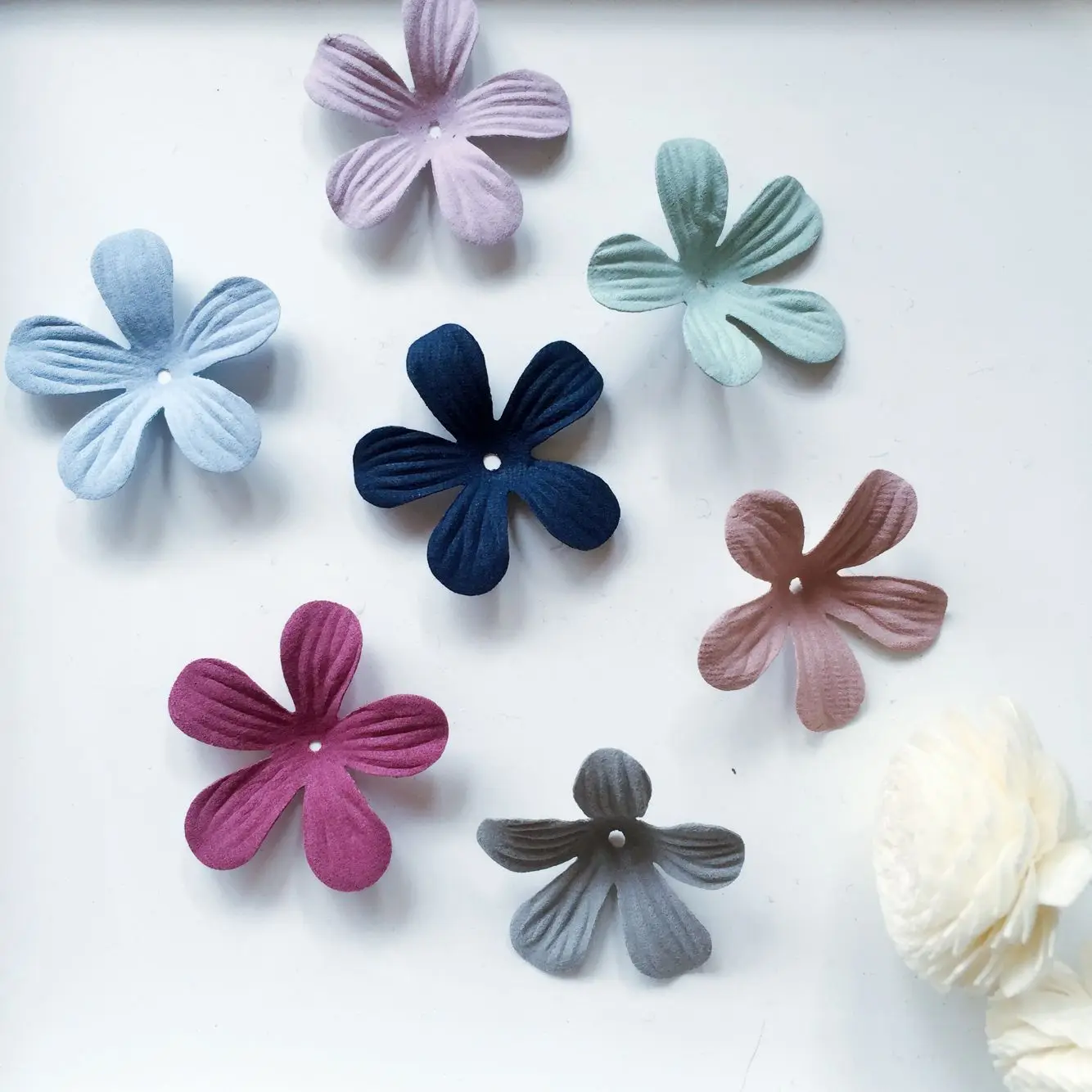 50PCS DIY microfiber embossed petals handmade hair accessories headdress fabric flowers accessories five petals flowers wholesal