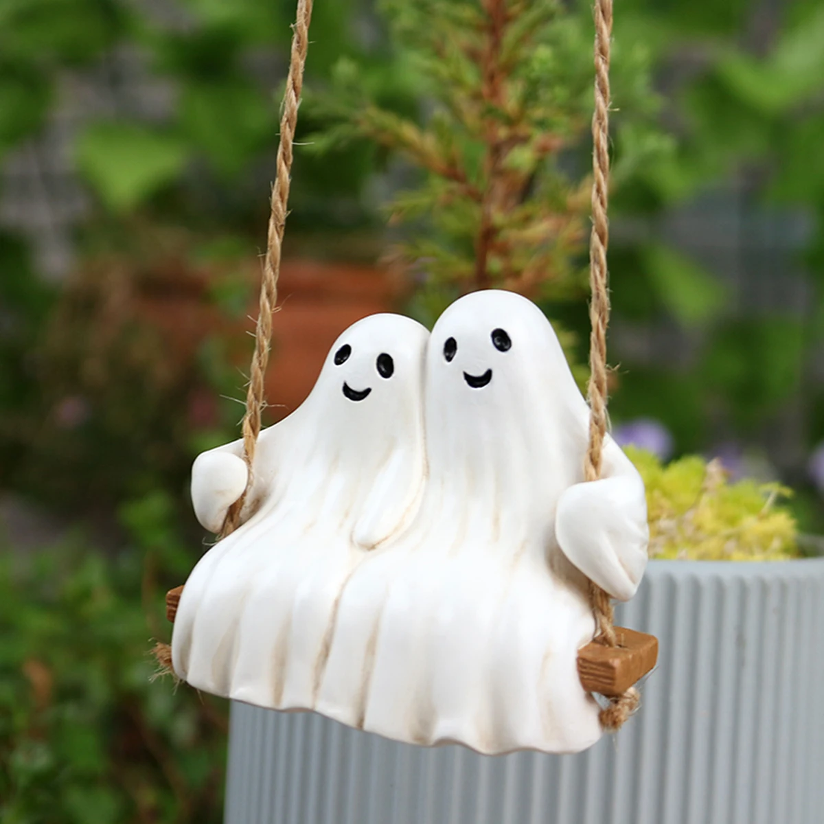 Smiling Ghost Double Swing Pendant Vintage Distressed Little White Ghost Hanging Ornament Gothic Style Garden Decoration Holiday Atmosphere Decorative Hanging Ornament