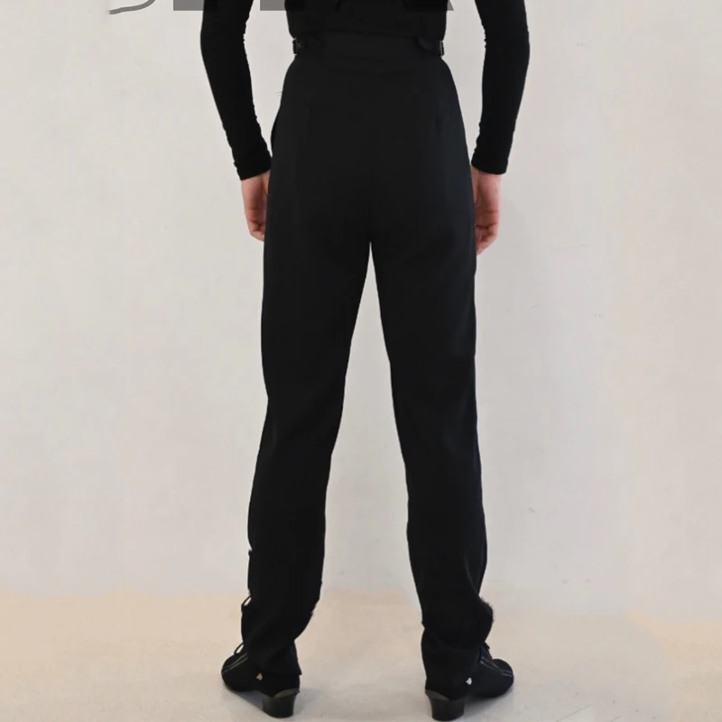 2025 Pantaloni da ballo latino per uomo Abiti da pratica neri a vita alta Pantaloni da ballo moderni Chacha Rumba per adulti Abbigliamento latino DQS15443