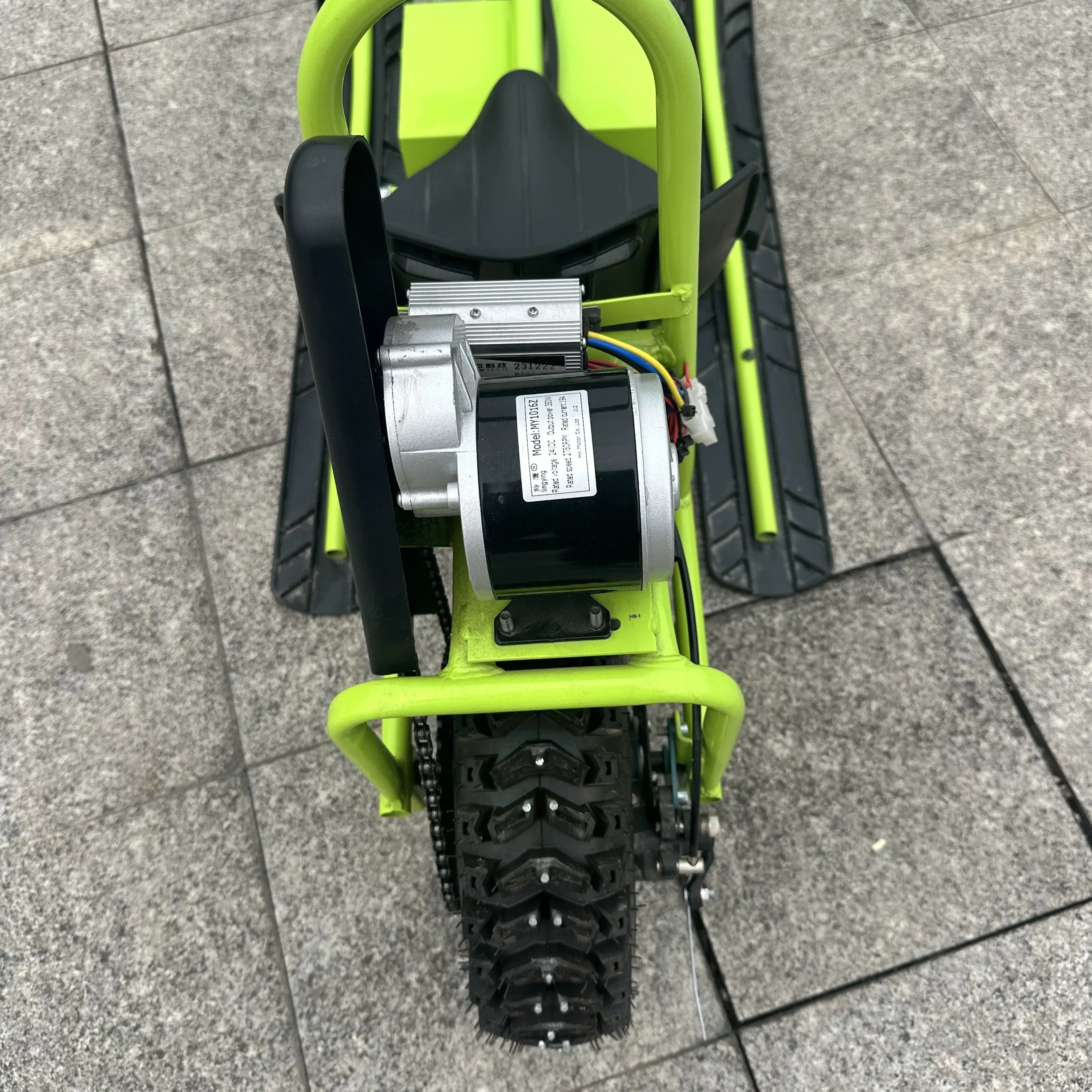 

Winter Ski Resort Ski Car Snow Walking Mobility Scooter Crawler Outdoor Ice Electric Snowmobile