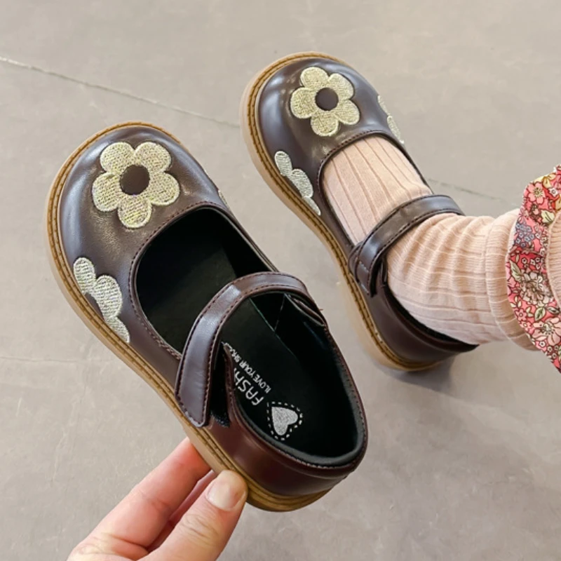 

New Children's Leather Shoes Fashion Embroidery Flowers Kid's Flats Shoes Causal Versatile Princess Shoes for Girls Hook Loop