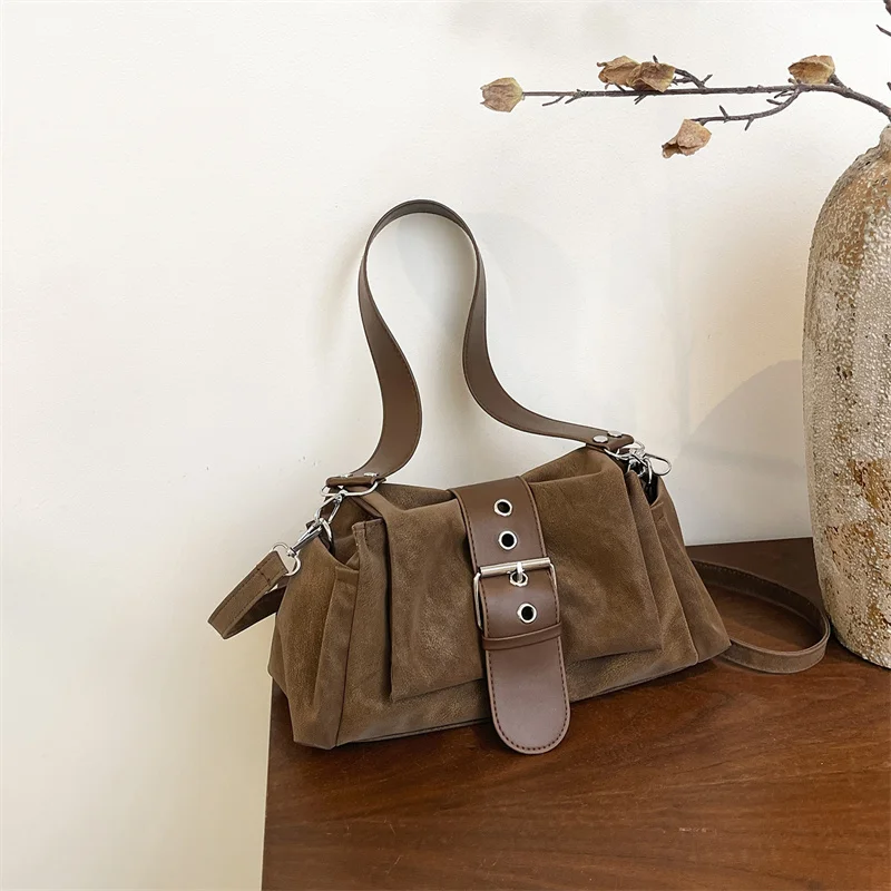 Modische Schultertasche mit breitem Lederriemen, großes Fassungsvermögen, Y2k-Unterarmtasche, Damenhandtasche aus Kunstwildleder mit Klappe für den täglichen Gebrauch – Detail 15