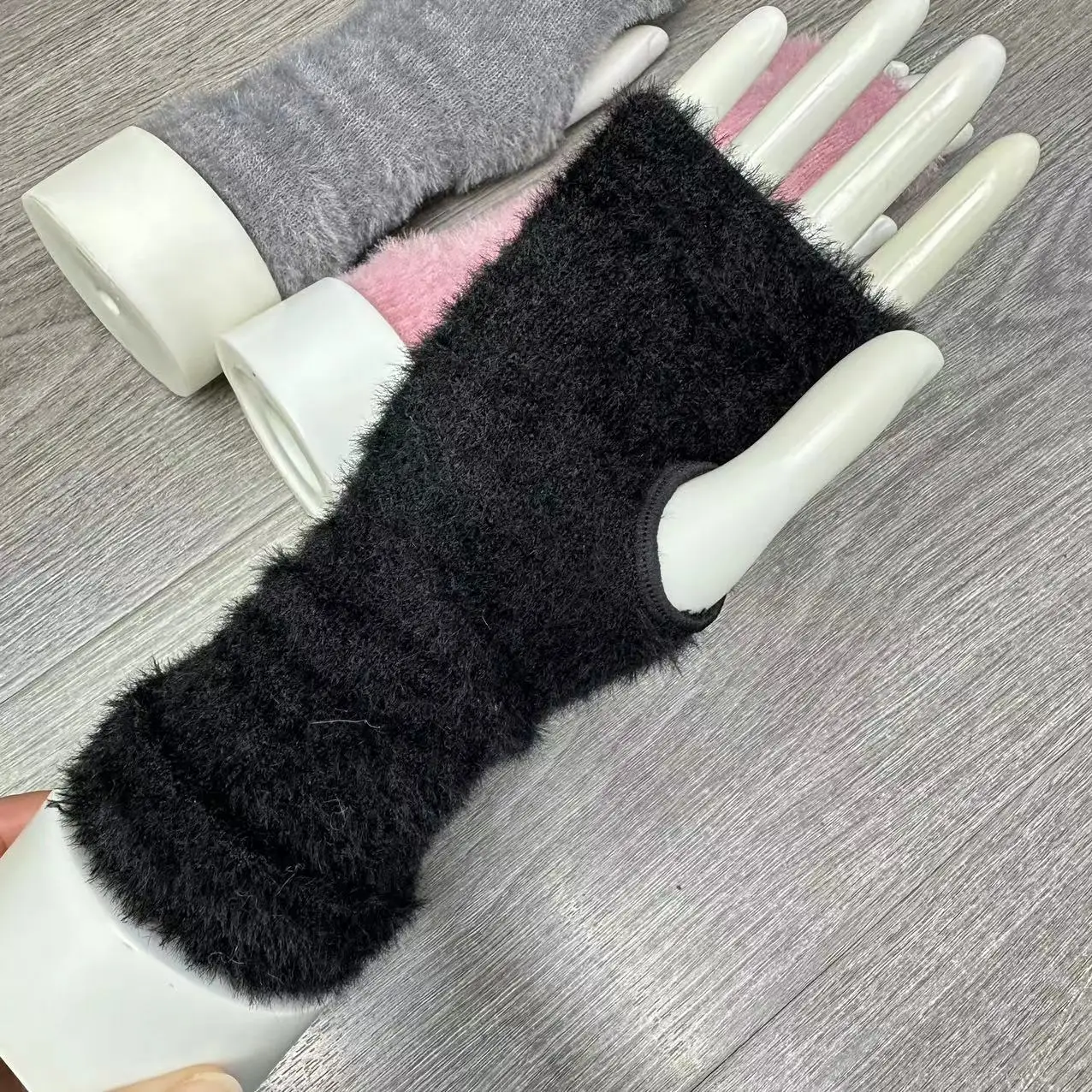 قفازات نسائية منفوشة بنصف أصابع ، بدون أصابع ، أصابع عارية ، أحادية اللون ، دافئة ، خريف ، شتاء ، كلها