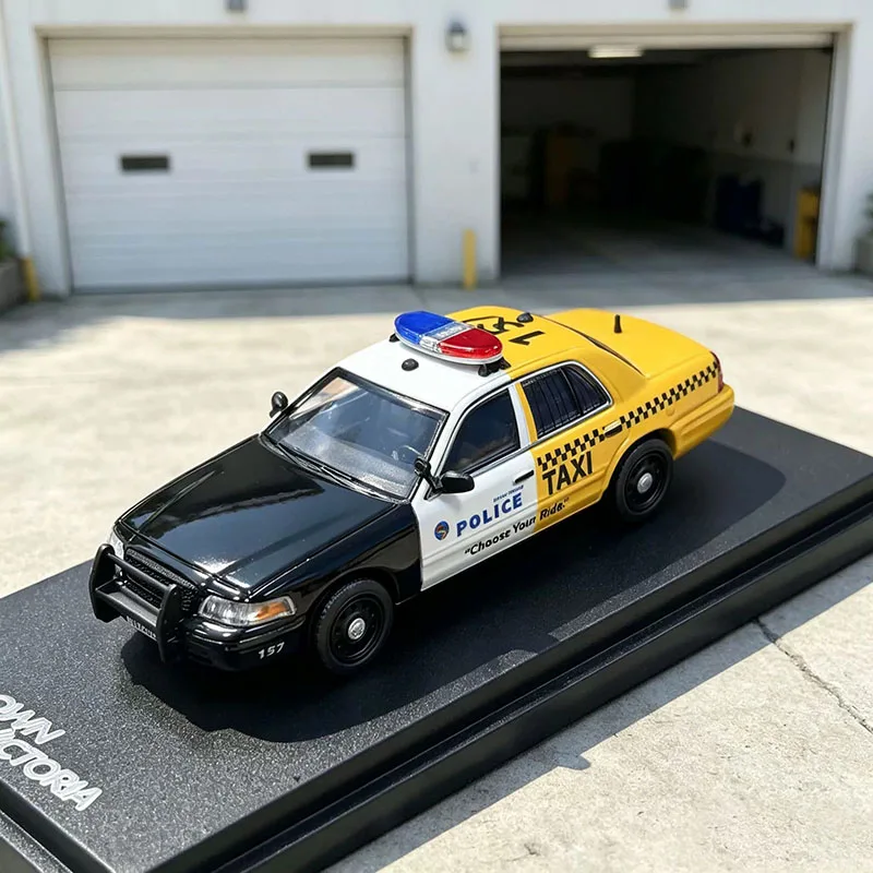 GOC 1:64 CROWN VICTORIA CV Simulation Alloy Car Model Ornament Souvenir Display Collection Hobby Gift
