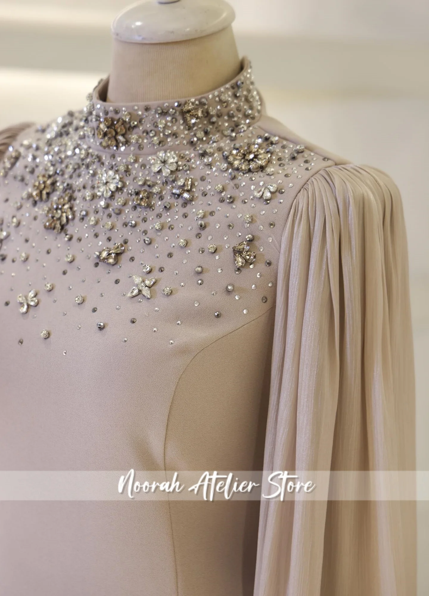 فساتين سهرة نسائية فاخرة جديدة مطرزة باللون الأسود H N 2025 دبي الإسلامية بأكمام طويلة فستان رسمي مخصص