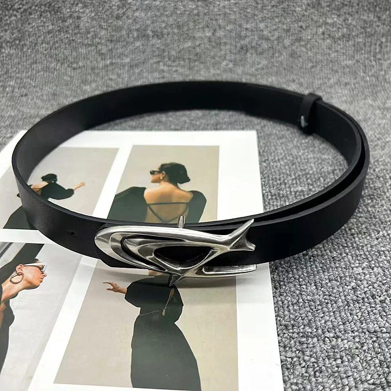 أحزمة الموضة للرجال والنساء جودة عالية فاخرة Y2K الإناث الخصر الأسود بولي Leather حزام من الجلد الفتيات الجينز الشرير مشد حزام GothK