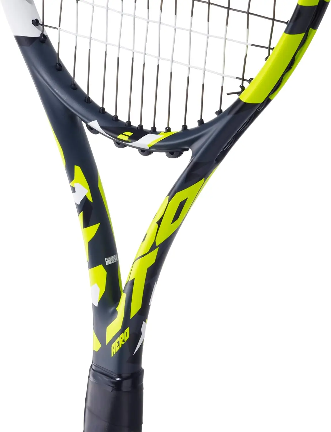 Теннисная ракетка Boost Aero (желтая) с белым Babolat Syn Gut на среднем напряжении