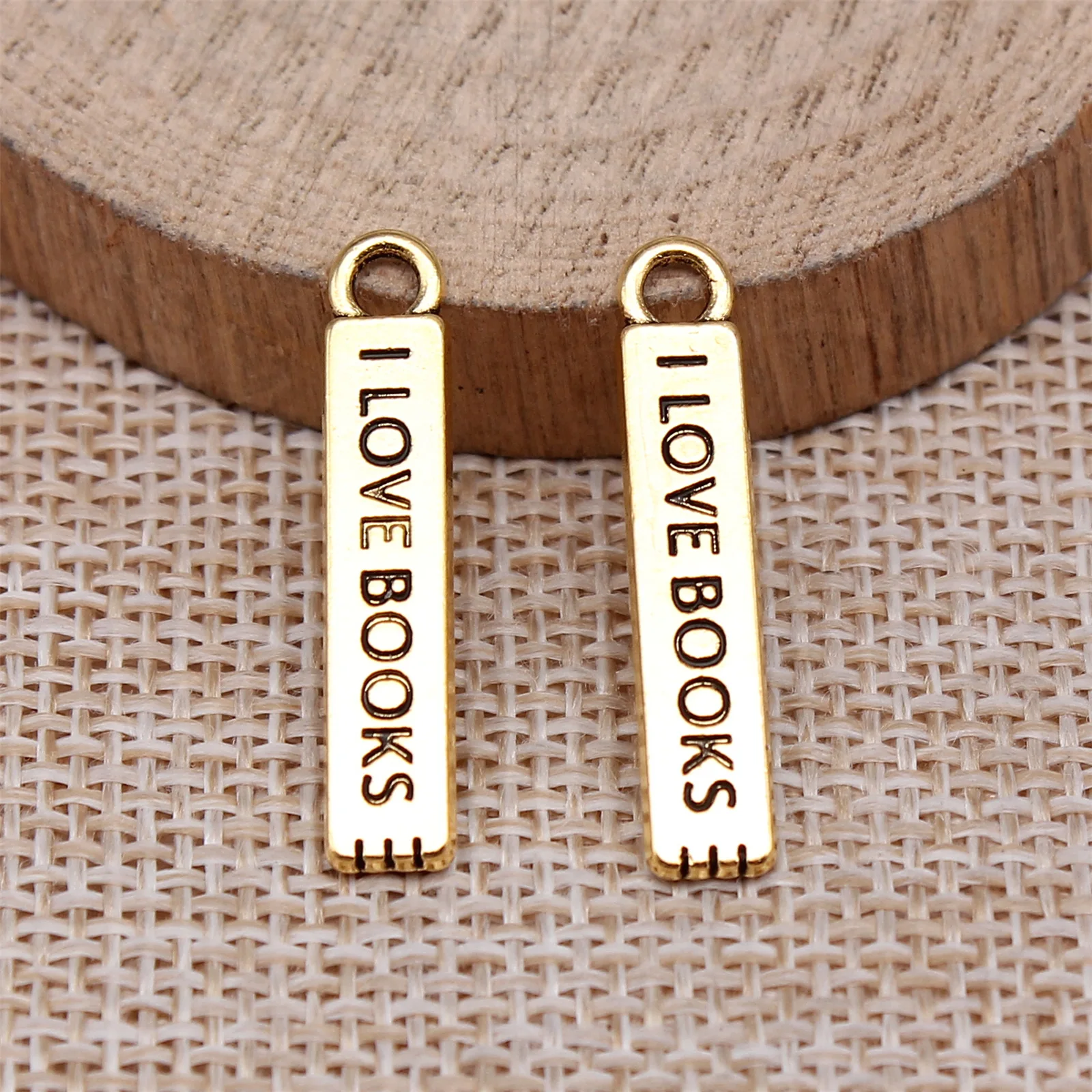 40 Stück 27 x 5 mm (1,06 x 0,2 Zoll), 2 Farben, antike Goldfarbe, antike Silberfarbe, „I Love Books“-Charms, Anhänger, Schmuckzubehör