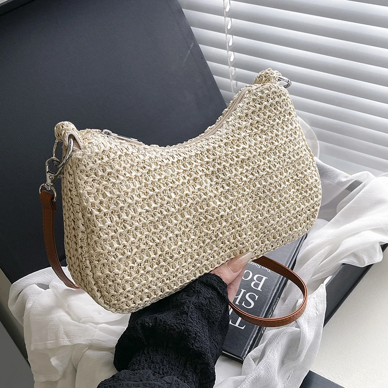 Лето 2025 г., новая соломенная сумка через плечо, модная сумка в форме полумесяца, женская сумка через плечо с отличной текстурой