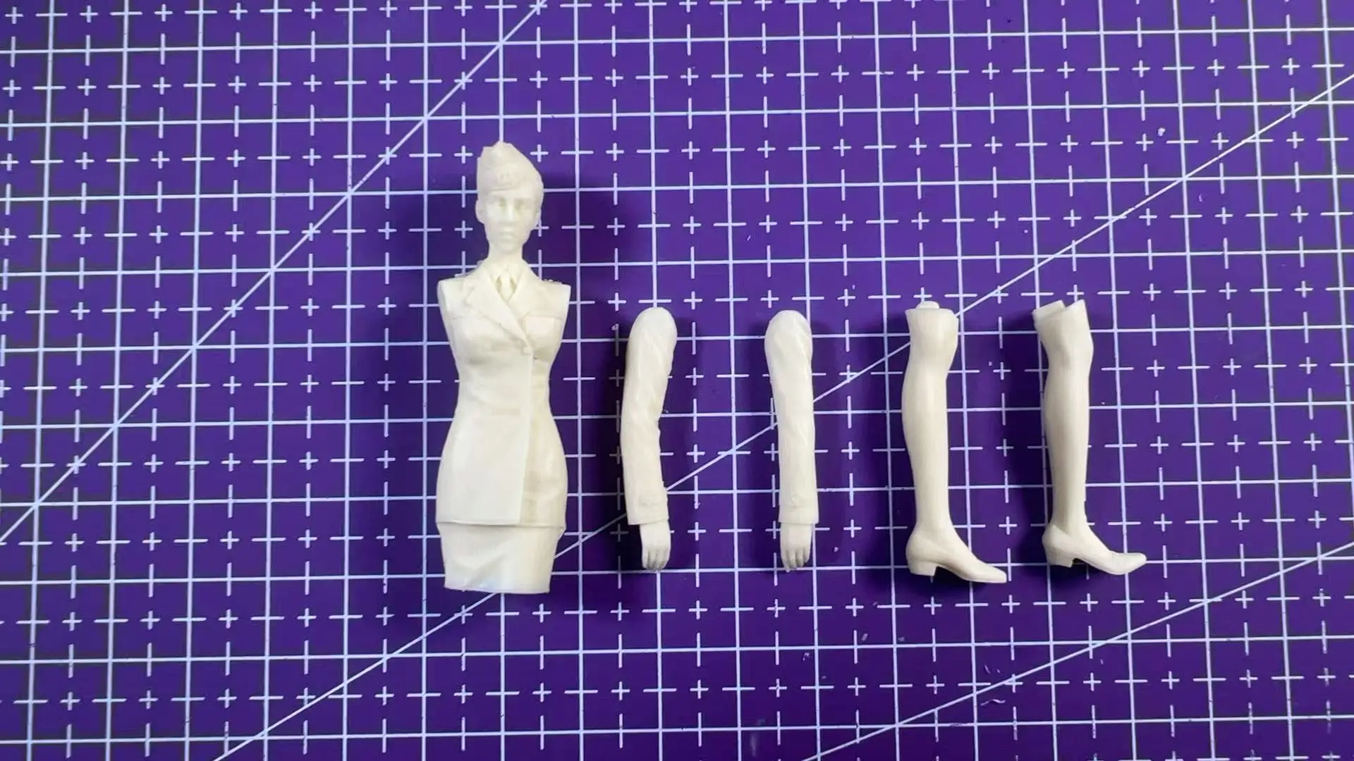 Kit di montaggio modello in resina colata 1/20, GK, Sergente femminile, non verniciato