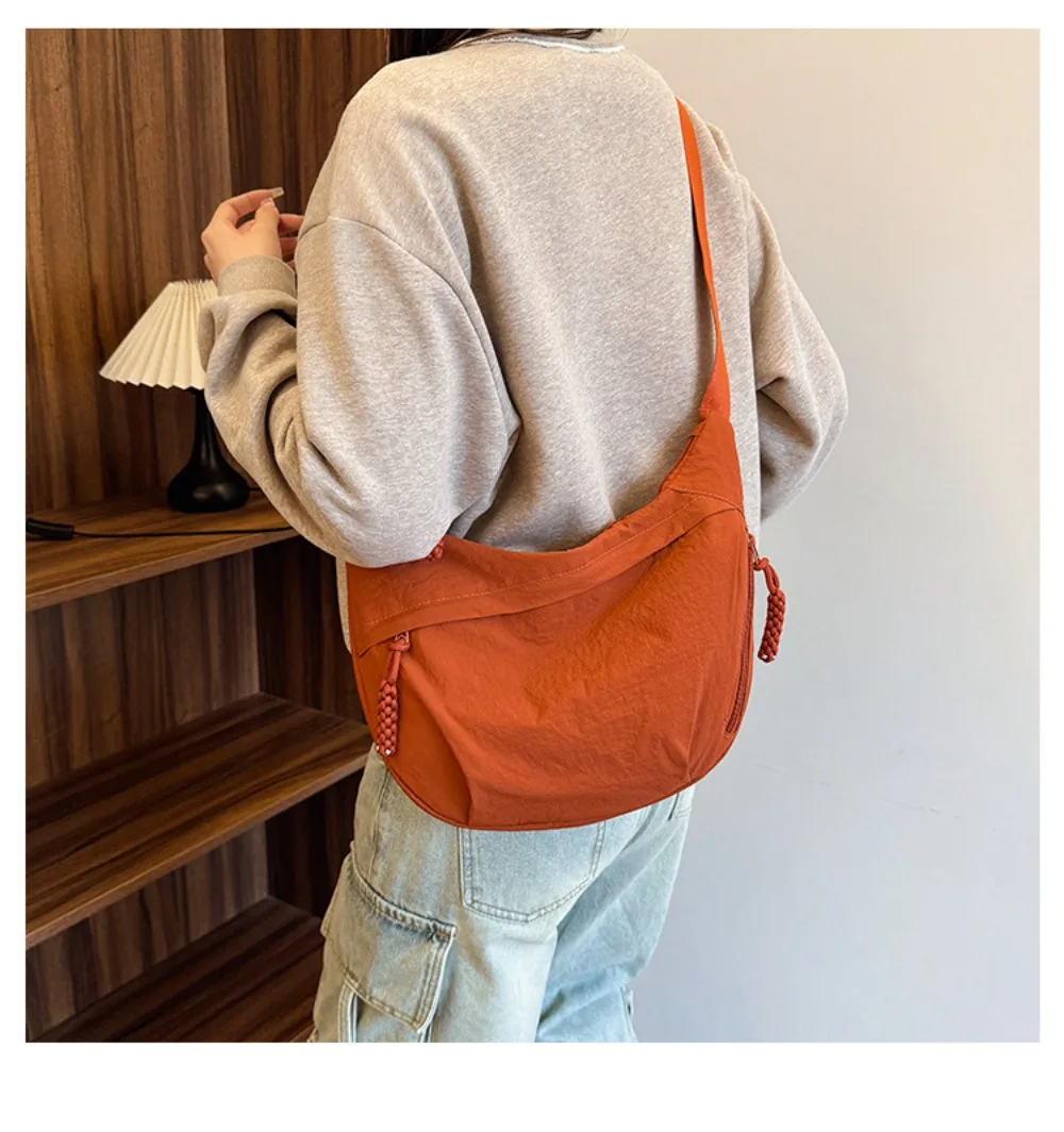 Neue Canvas-Umhängetaschen mit großer Kapazität, koreanische schlichte Sport-Hobos-Tasche, einfarbige leichte Dumpling-Tasche für Reisen – Detail 14