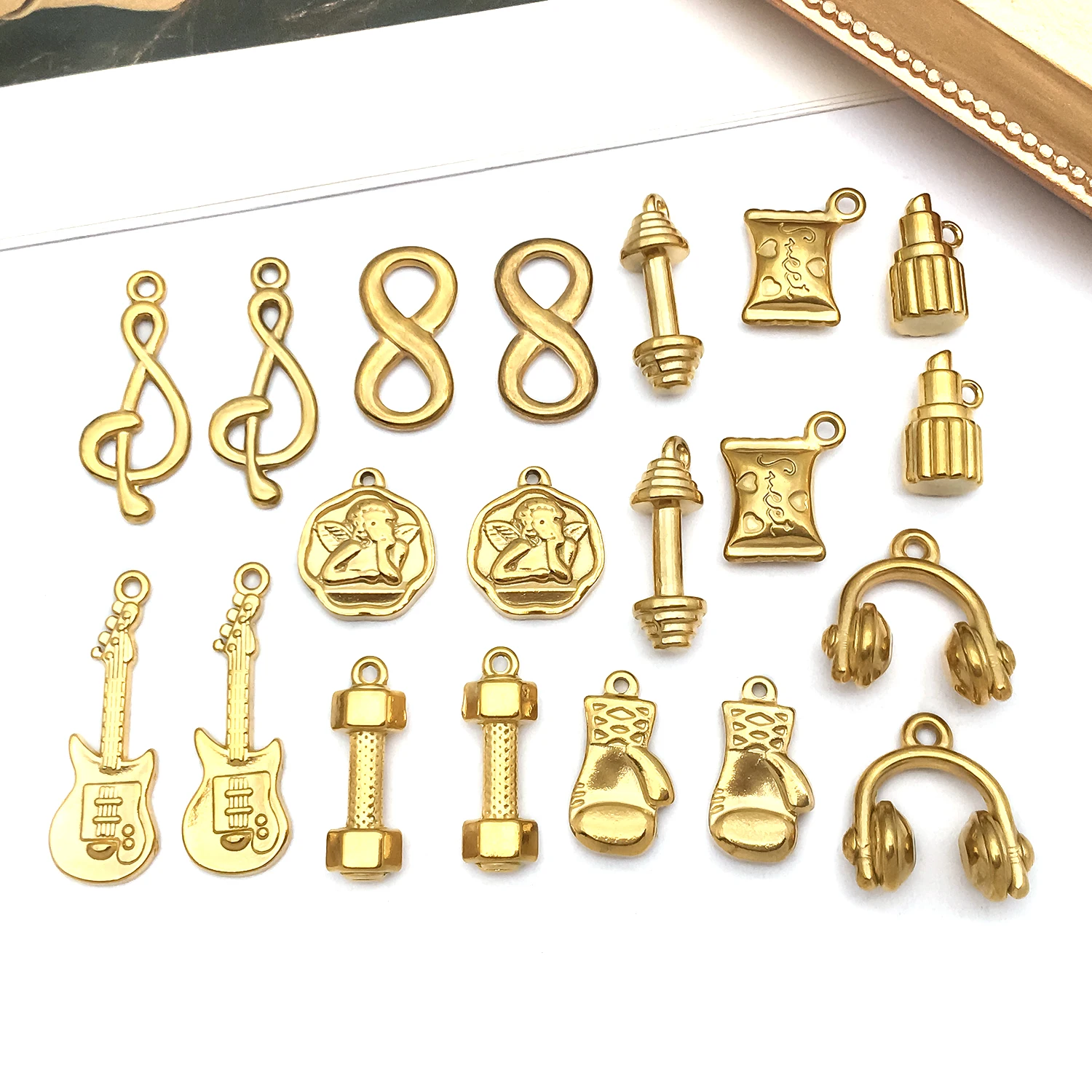 5 uds instrumento musical de acero inoxidable, dijes deportivos Ángel, dulces, guitarra, colgantes con mancuernas para accesorios de fabricación de joyas DIY